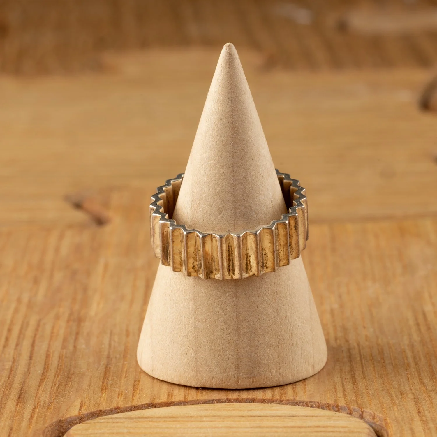 Zig Zag Ring size 9 by Maria Eife