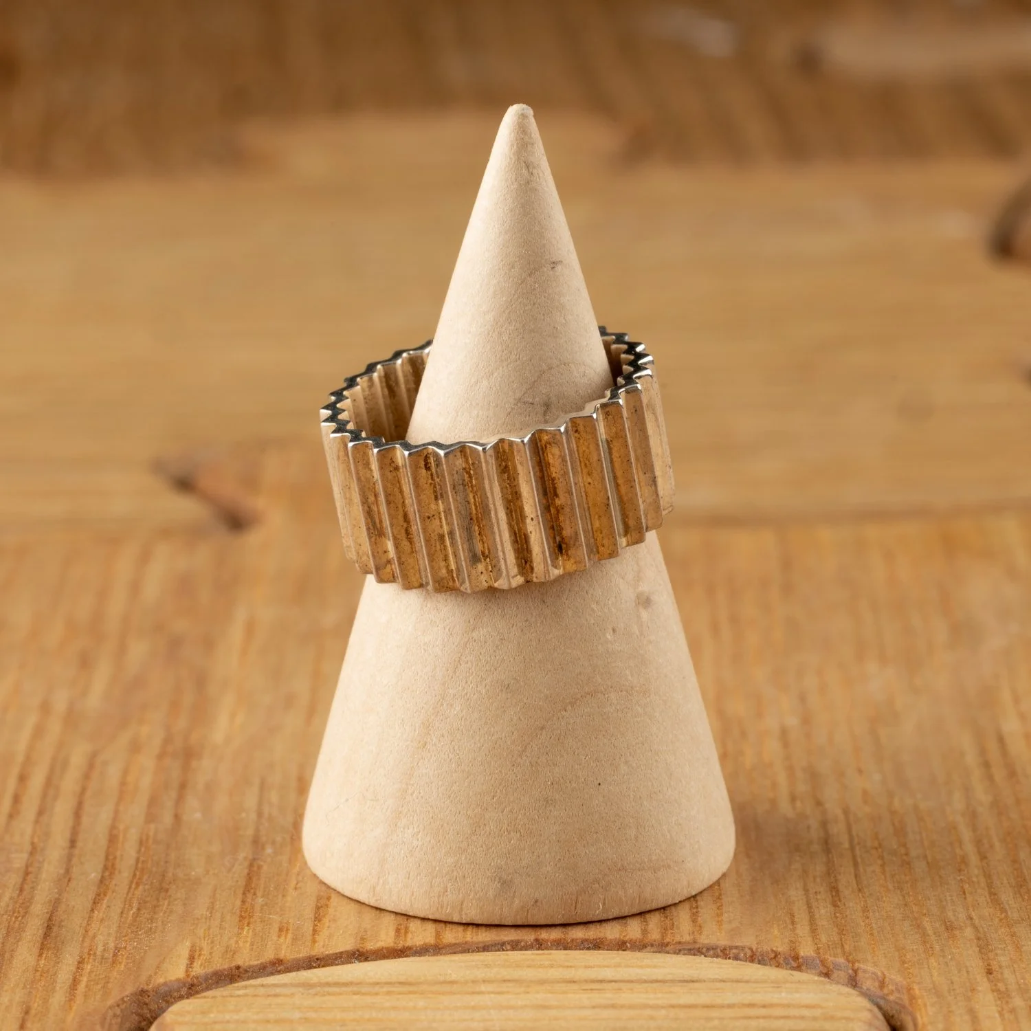 Zig Zag Ring size 7 by Maria Eife