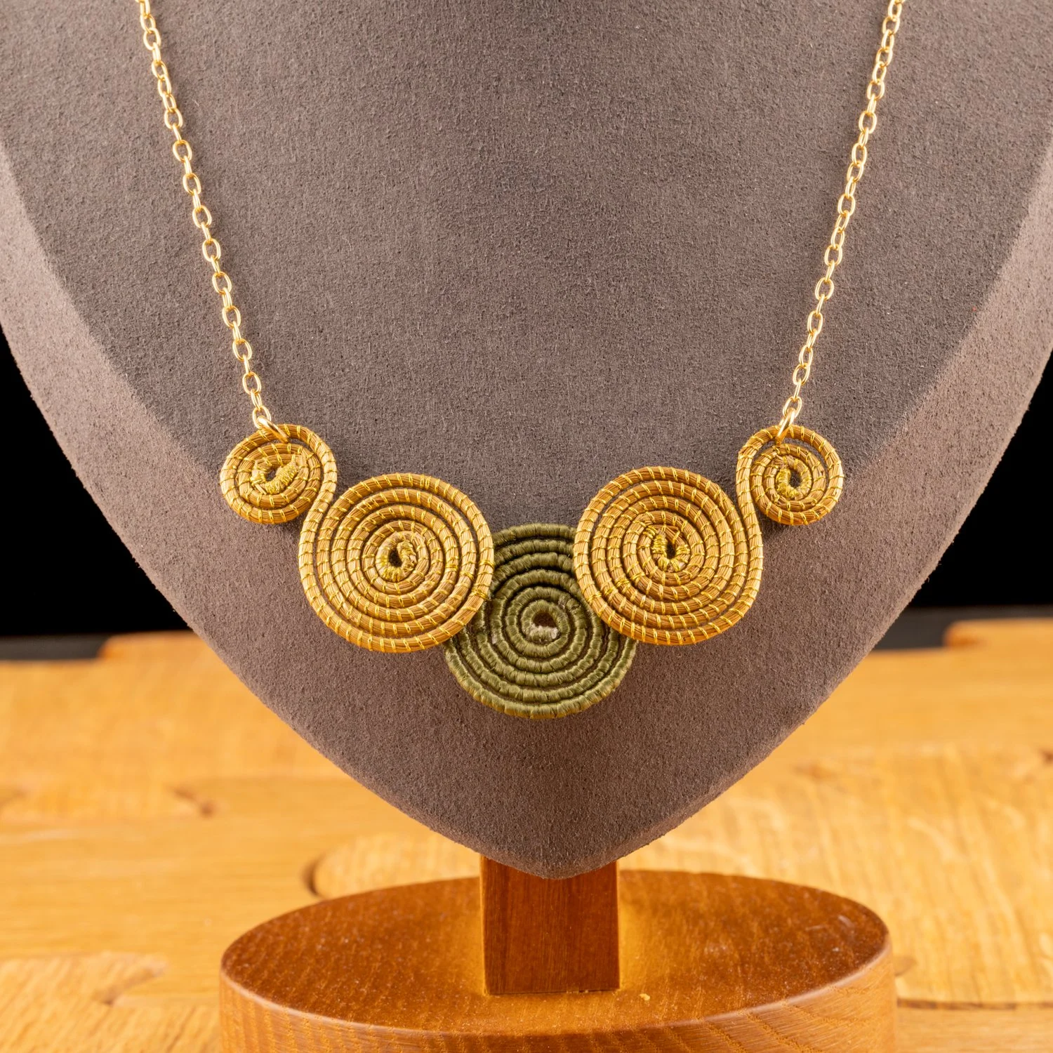 Aurelia Necklace by Raizes green closeup.jpg