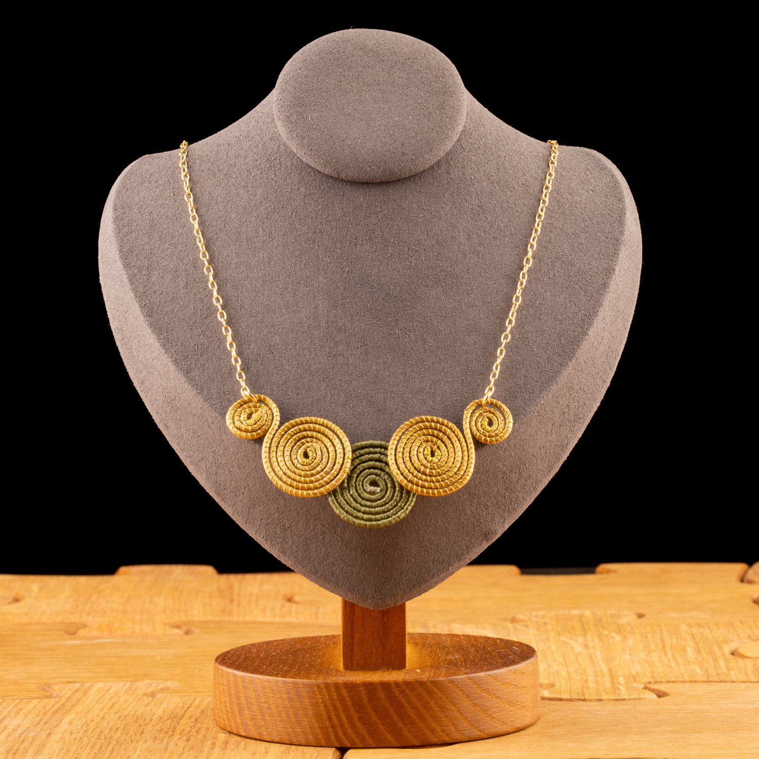 Green Aurelia Necklace by Raizes