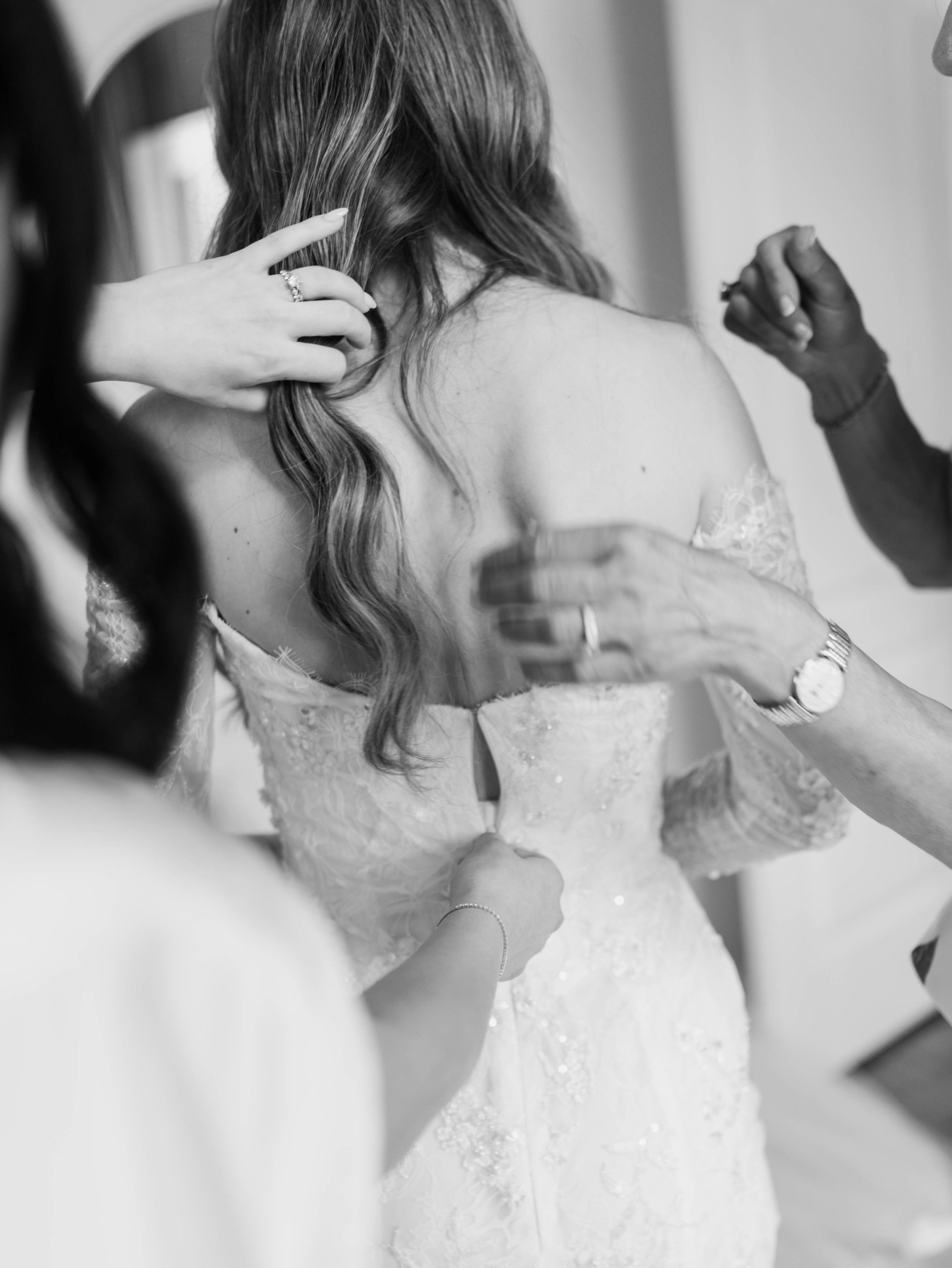 C&J_WEDDING_BRIDEGETTINGREADY-04859.jpg