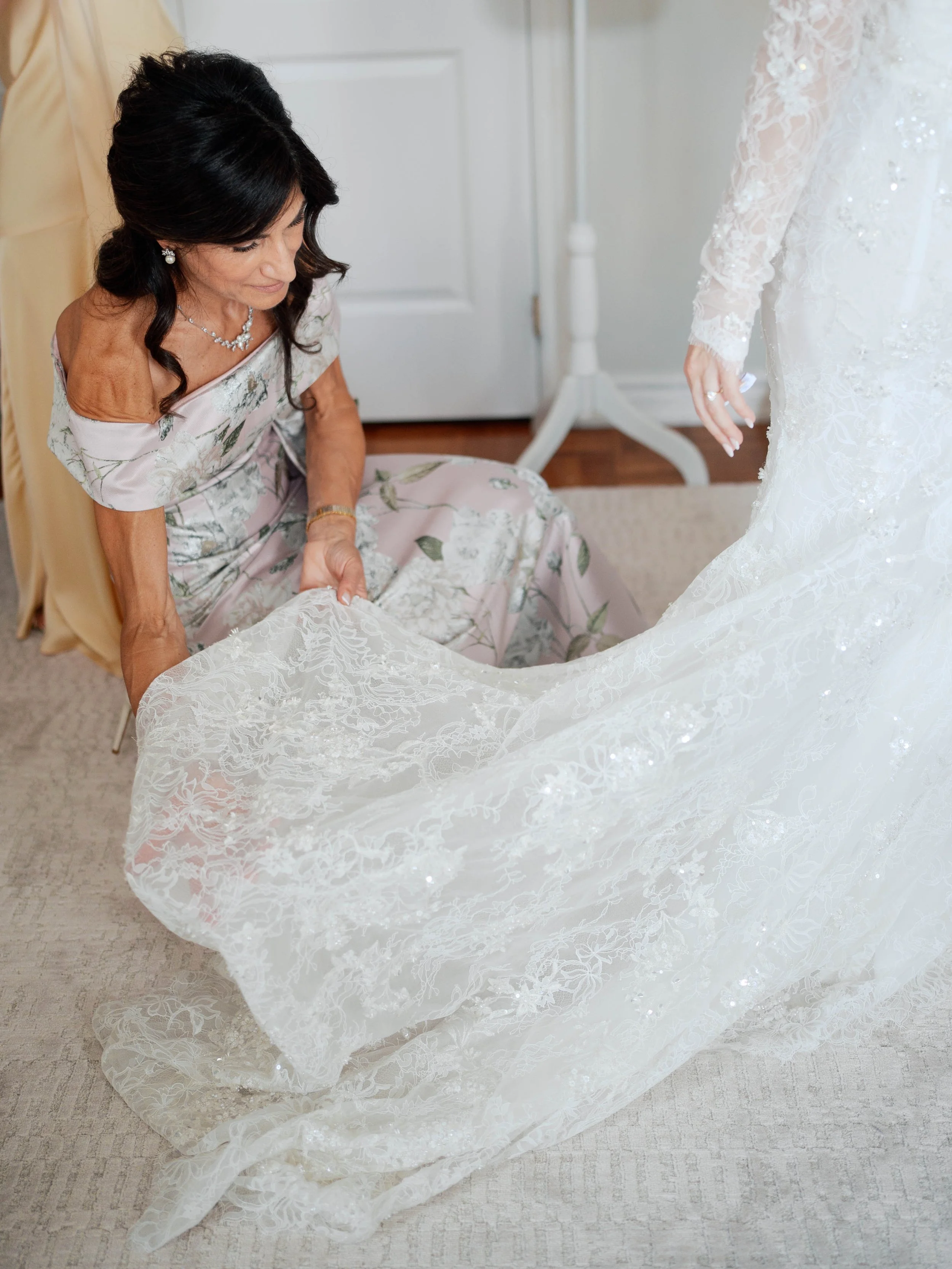 C&J_WEDDING_BRIDEGETTINGREADY-04822.jpg