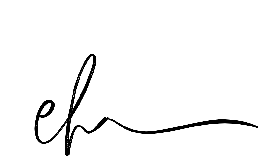 Elegant handwritten signature with the word 'echo' in cursive black ink.