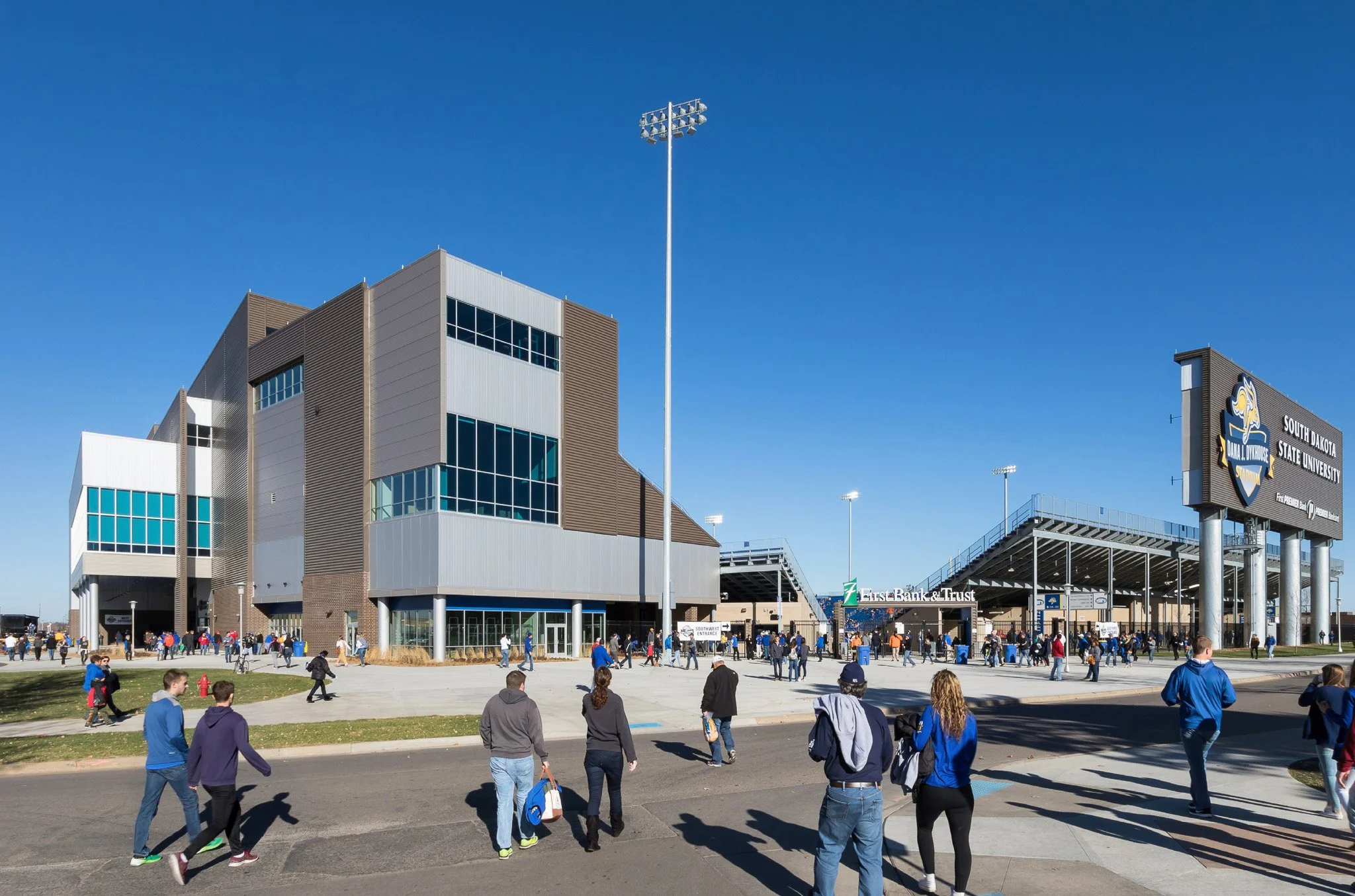 8-arch-inc-SDSU-DJD-stadium-exterior.jpg