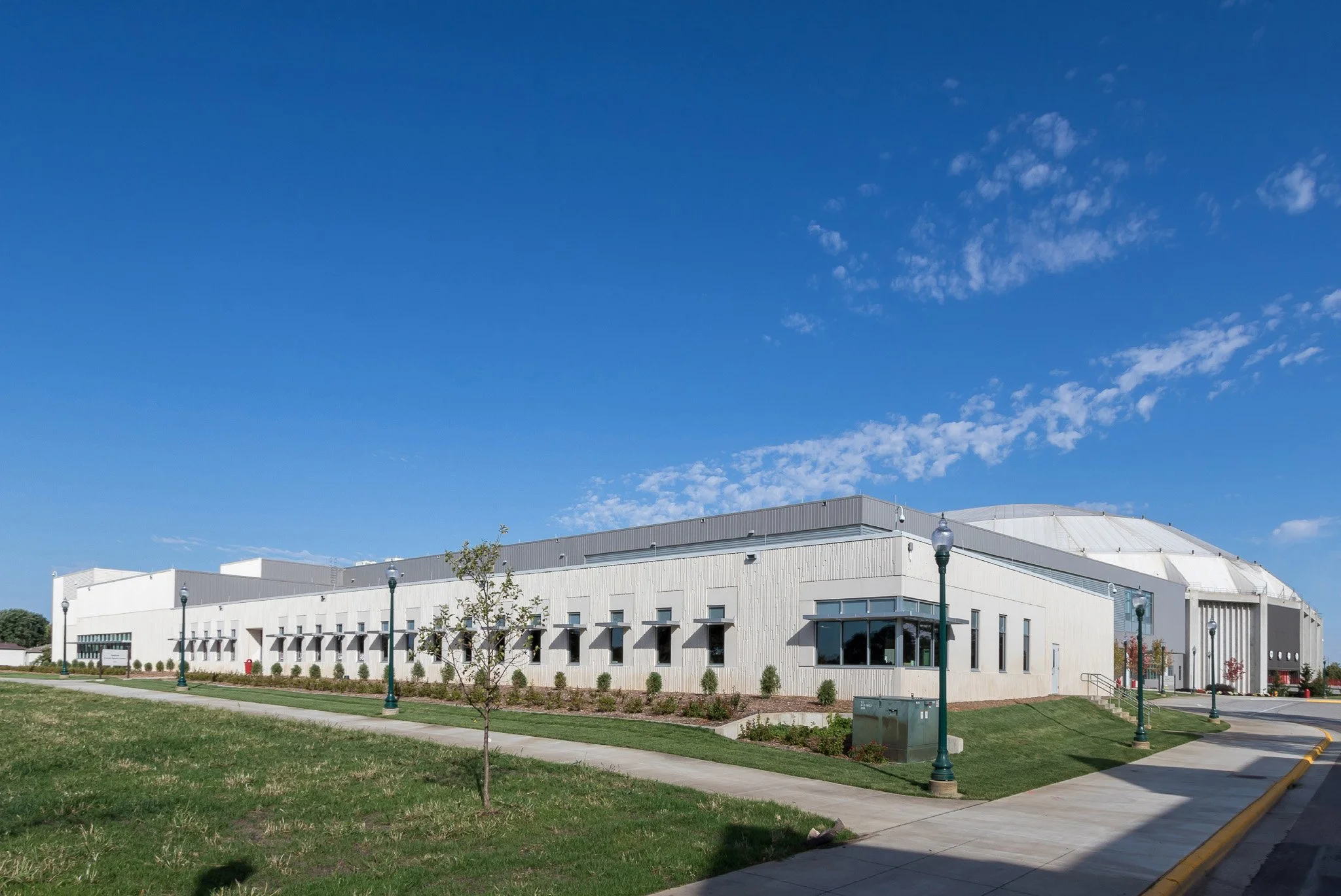 5-arch-inc-USD-Sanford-Coyote-Sports-Center-exterior.jpg