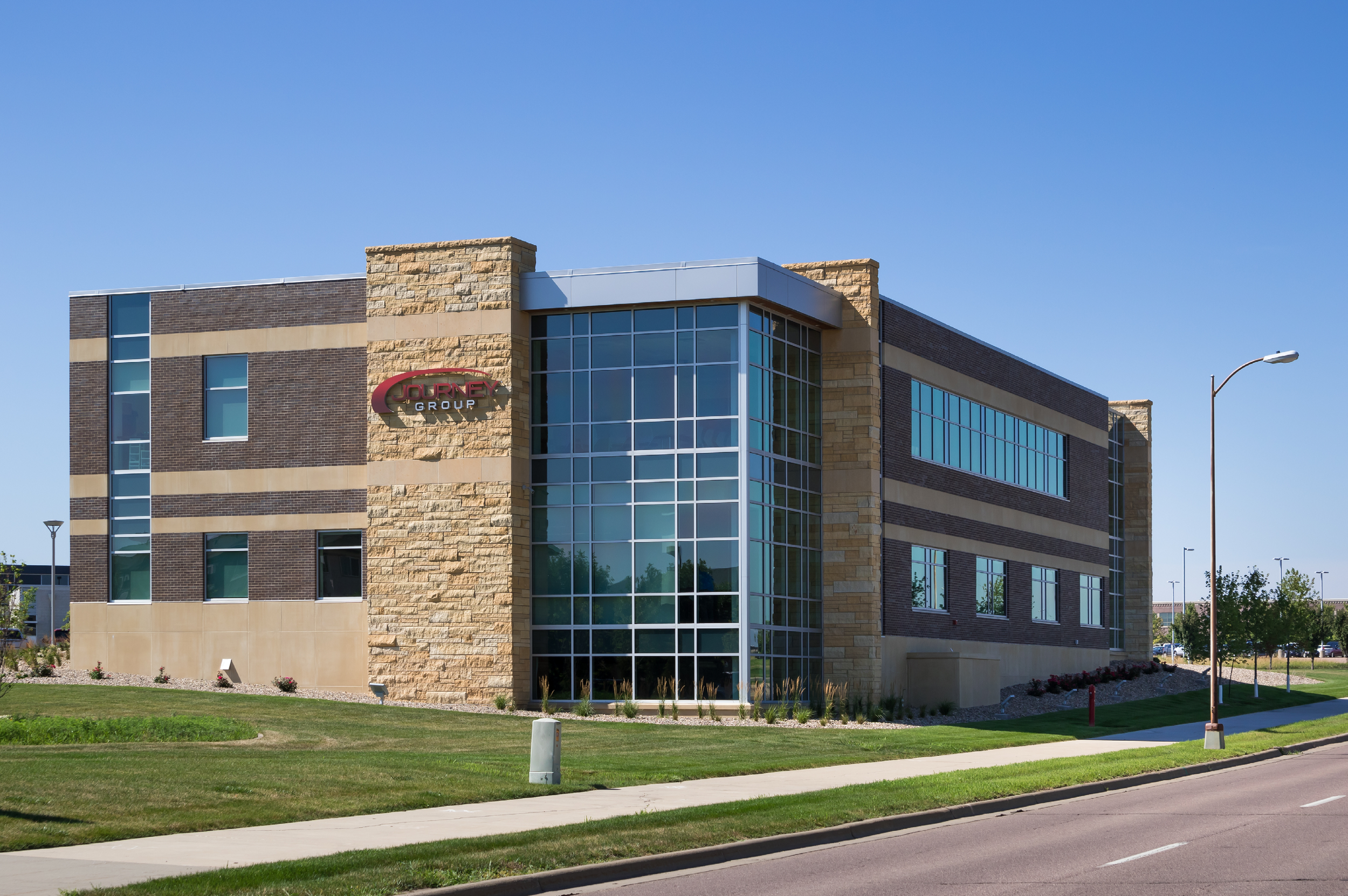 7-arch-inc-journey-office-exterior.png