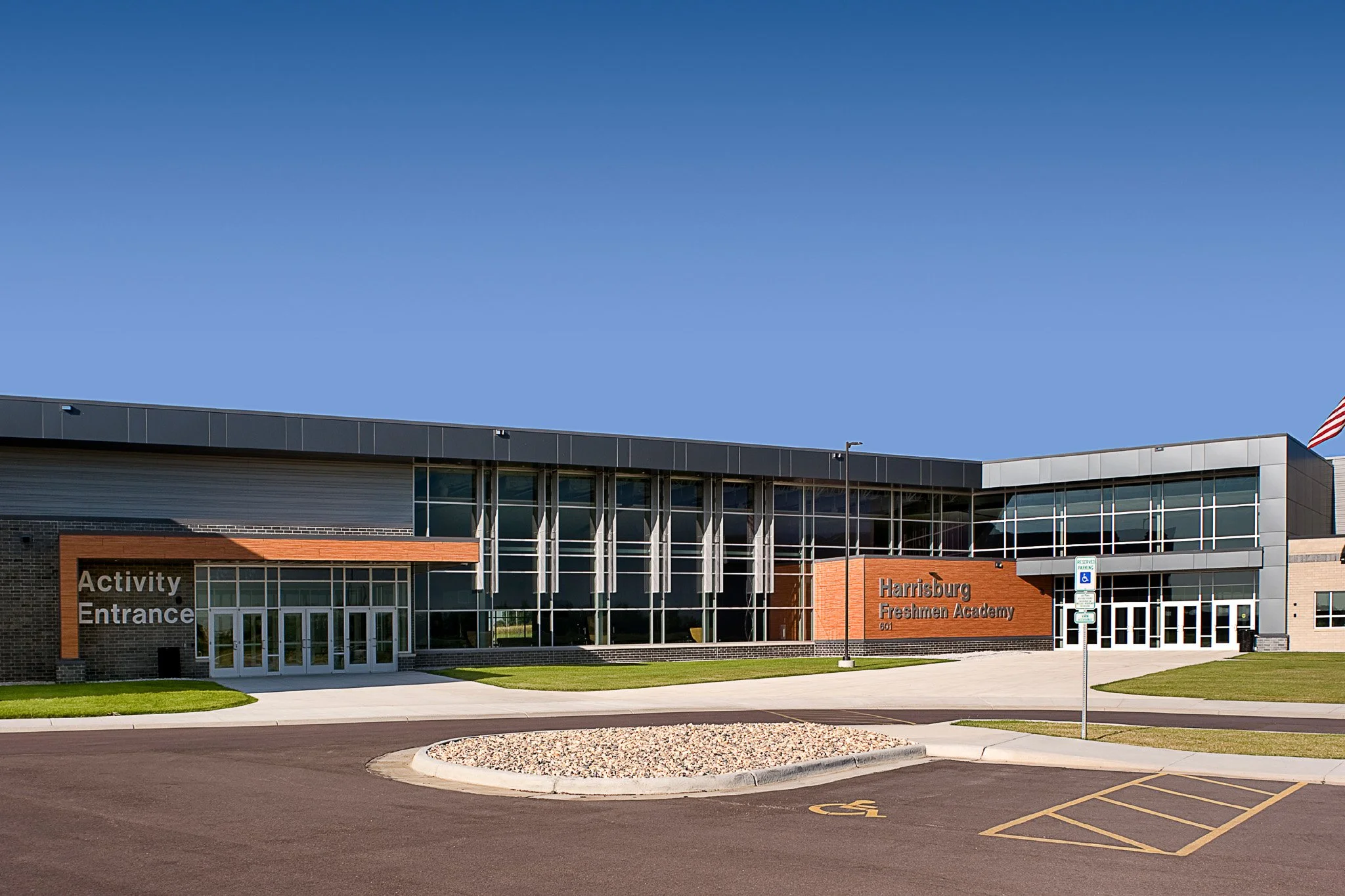 2-arch-inc-harrisburg-freshman-academy-exterior.jpg