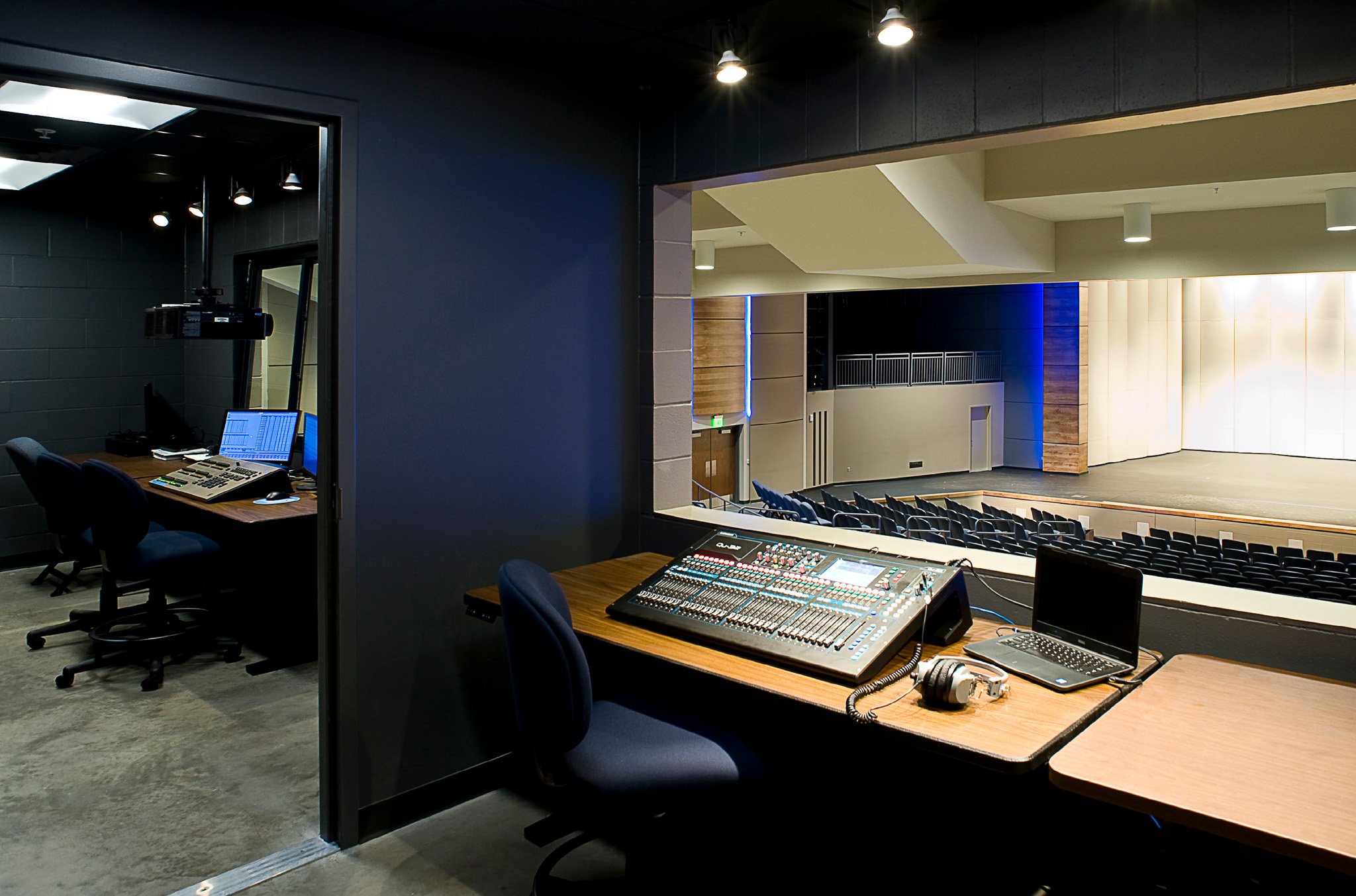 8-arch-inc-canton-performing-arts-center-interior-2.jpg
