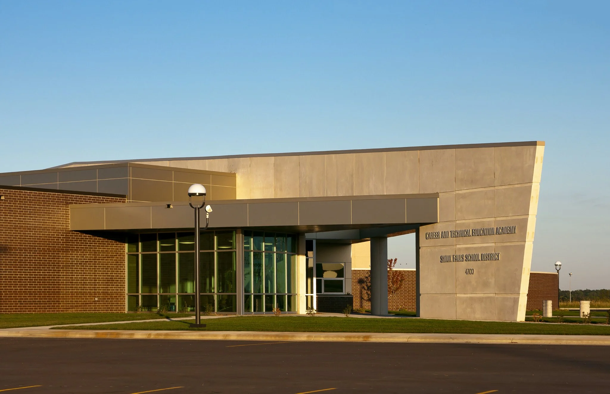 7-arch-inc-CTE-academy-siouxfalls-exterior.jpg