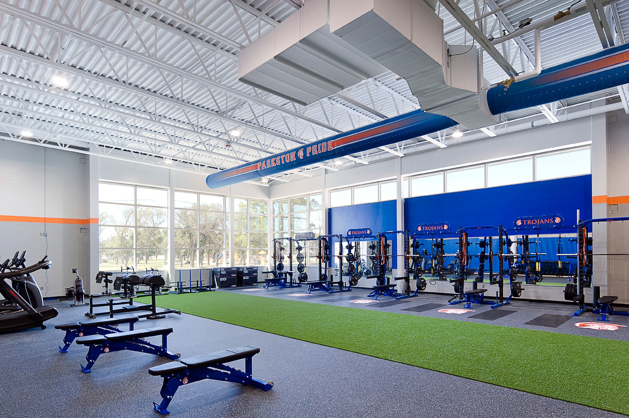 8-arch-inc-parkston-school-multiuse-addition-interior.jpg