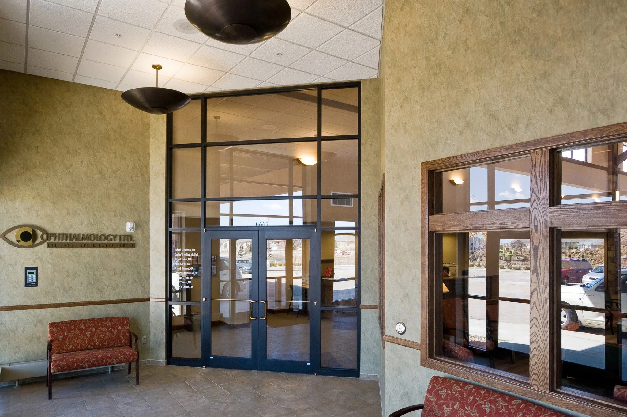 2-arch-inc-OphthalmologyLtd-interior.jpg