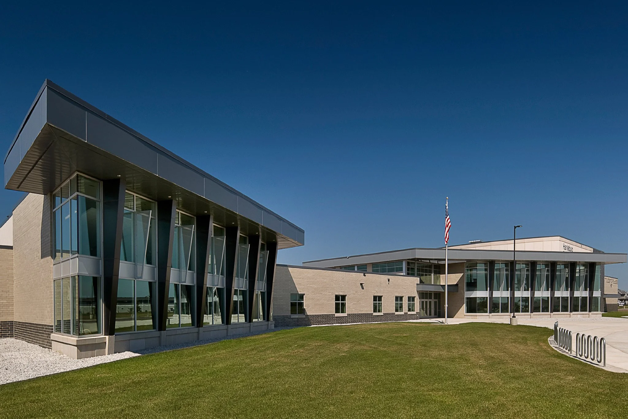 2-arch-inc-harrisburg-east-middleschool-exterior.jpg