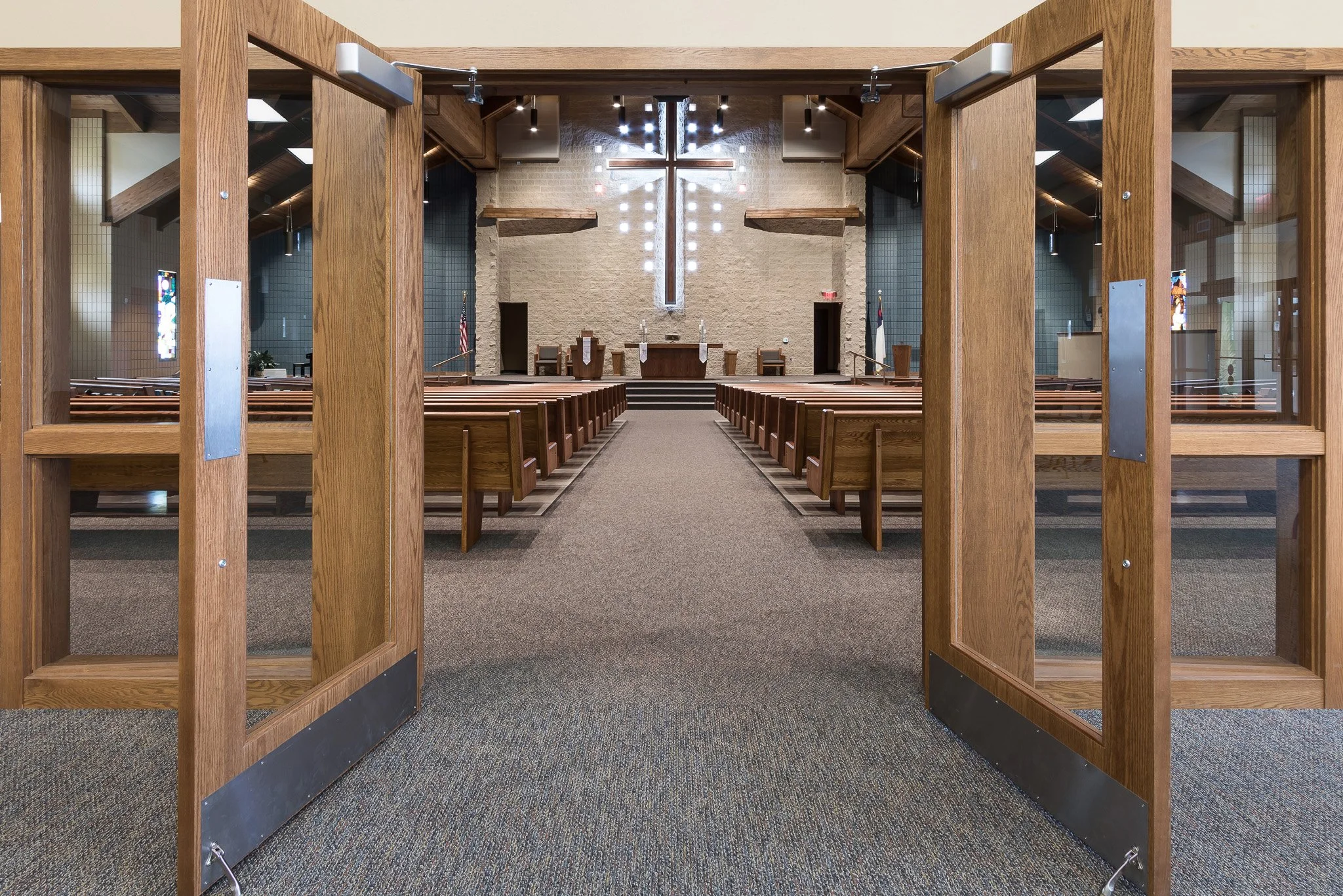 4-arch-inc-hosanna-lutheran-church-interior.jpg