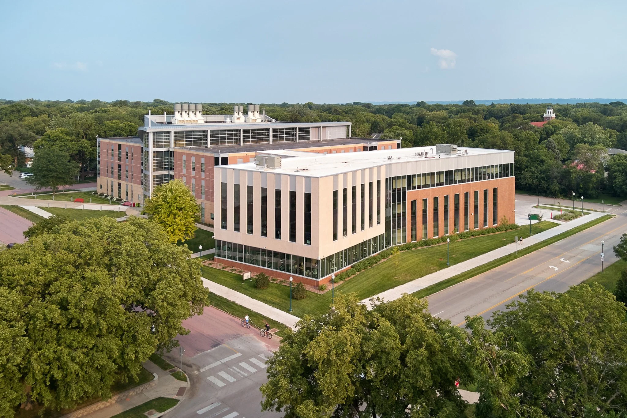 3-arch-inc-USD-HSB-exterior.jpg