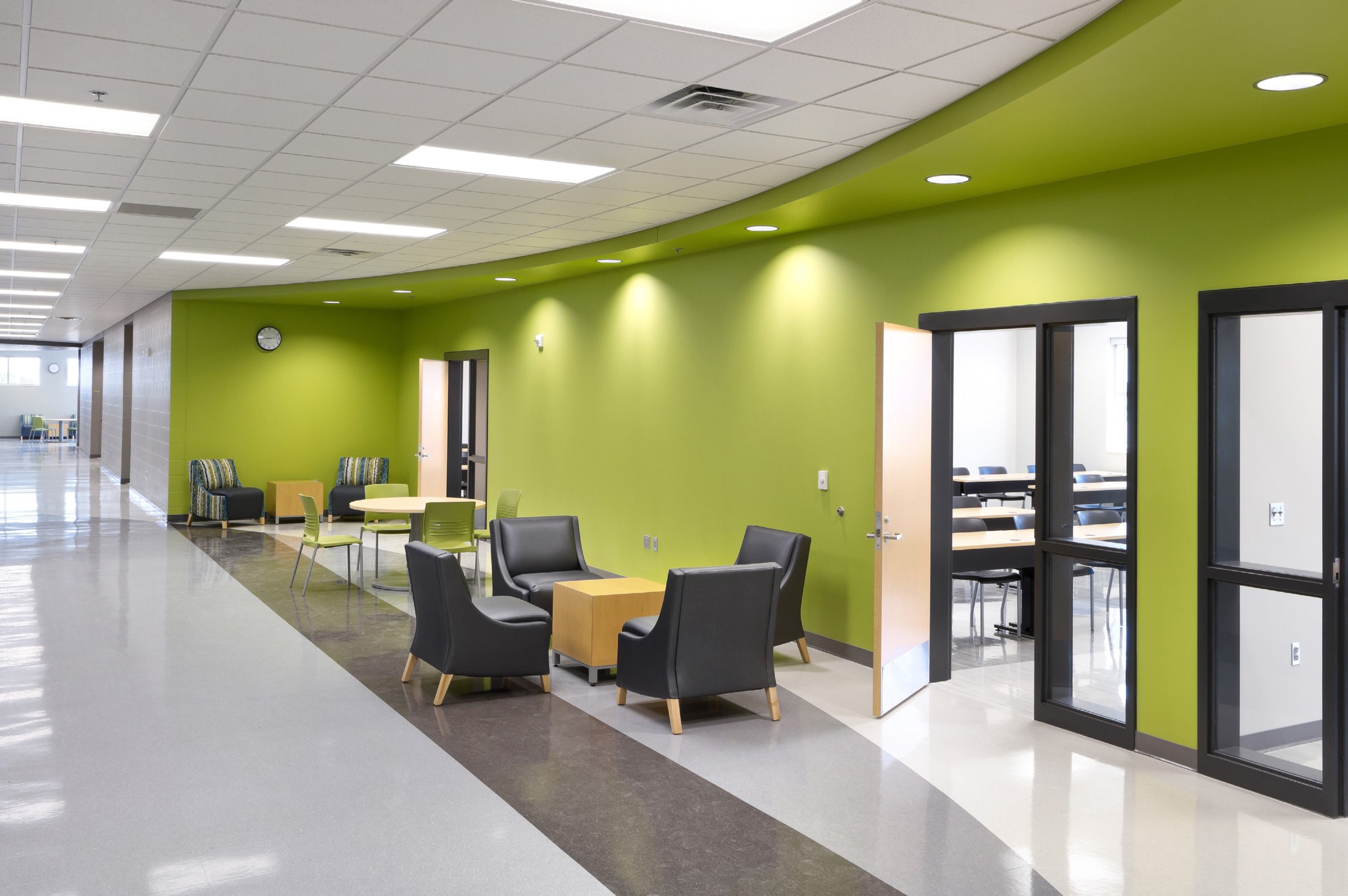 5-arch-inc-MTI-tradescenter-interior.jpg