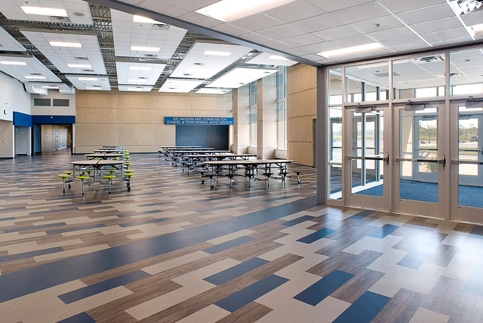 6-arch-inc-siouxfalls-lutheran-school-interior.jpg
