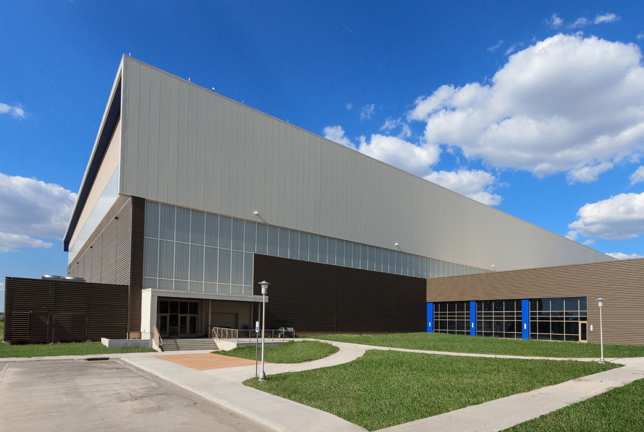 2-arch-inc-SDSU-Sanford-Jackrabbit-Athletic-Complex-exterior.jpg