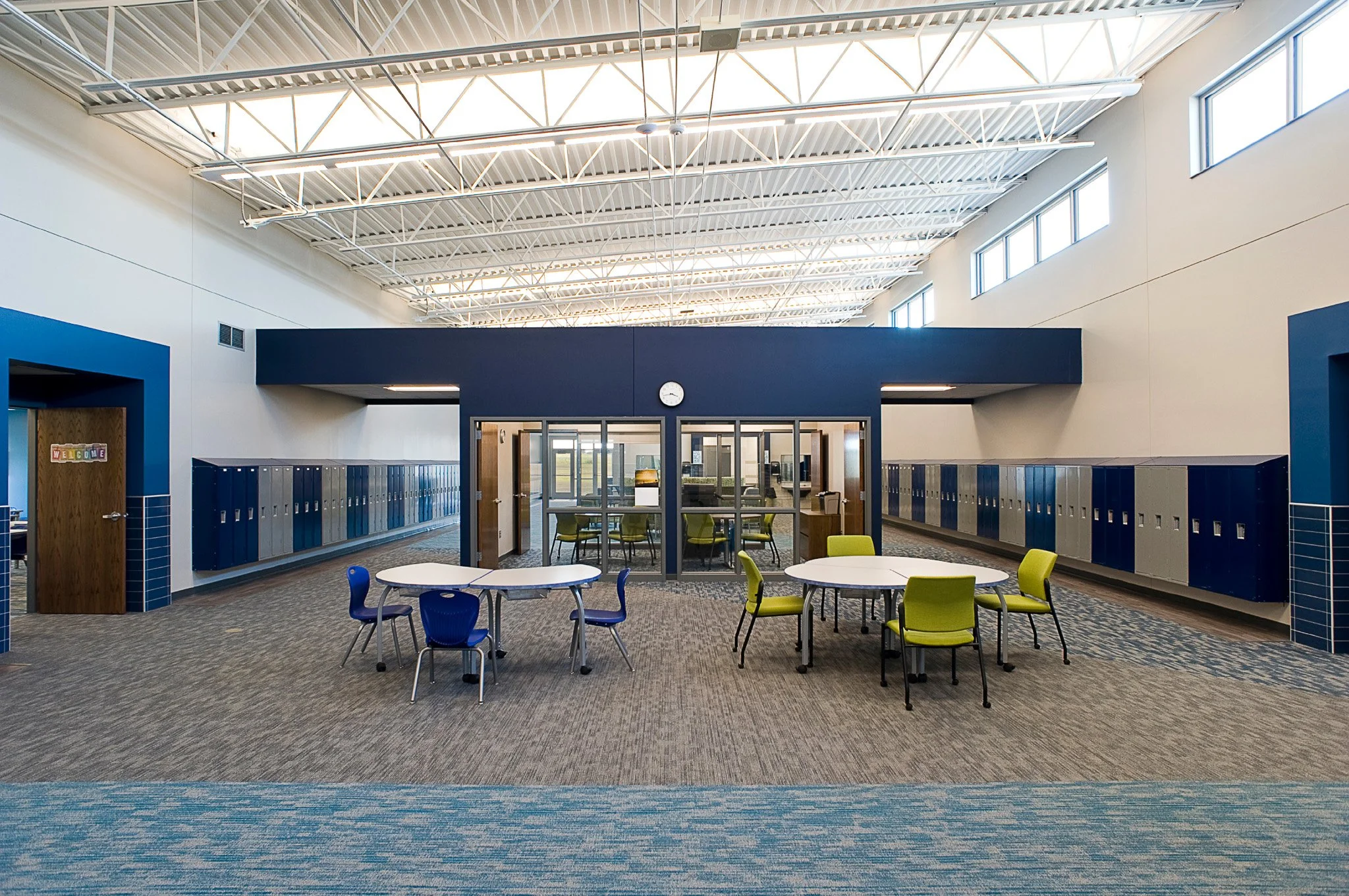 7-arch-inc-siouxfalls-lutheran-school-interior.jpg
