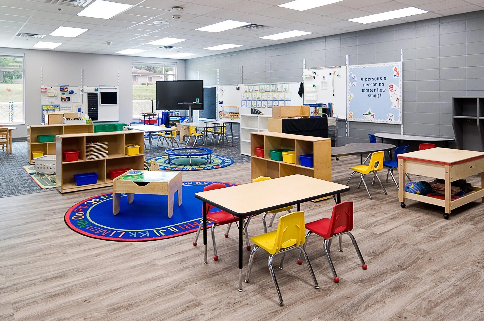 13-arch-inc-hillcrest-elementary-interior.jpg