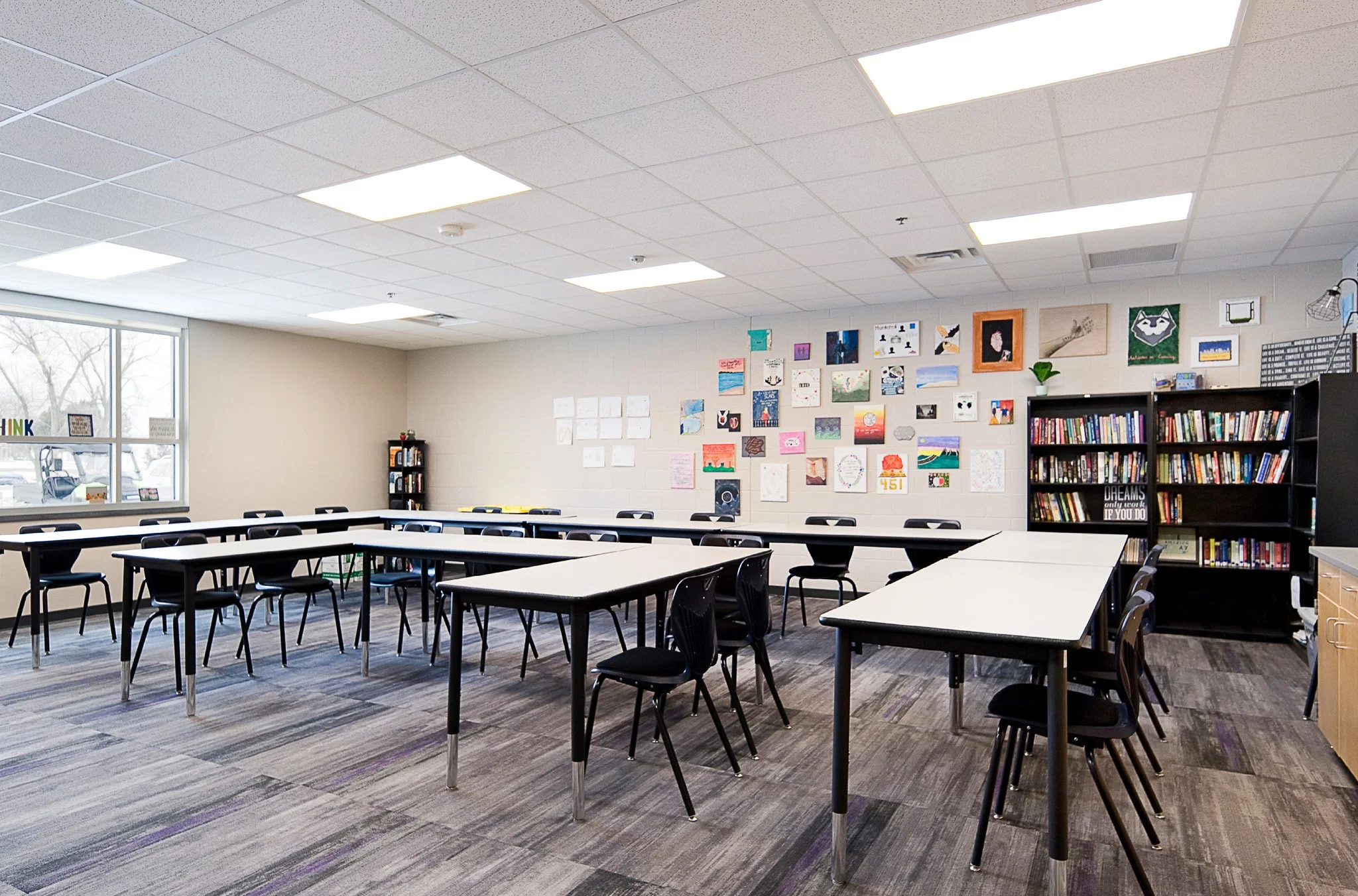 4-arch-inc-kodaka-area-classroomaddition-interior.jpg