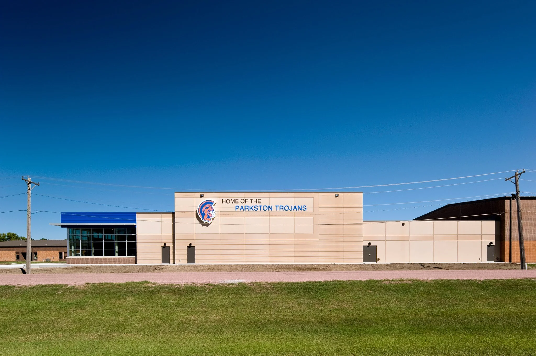 3-arch-inc-parkston-school-multiuse-addition-exterior.jpg