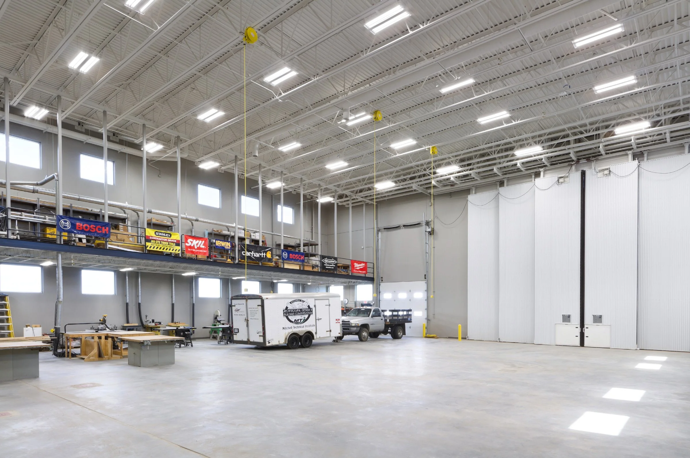 6-arch-inc-MTI-tradescenter-interior.jpg