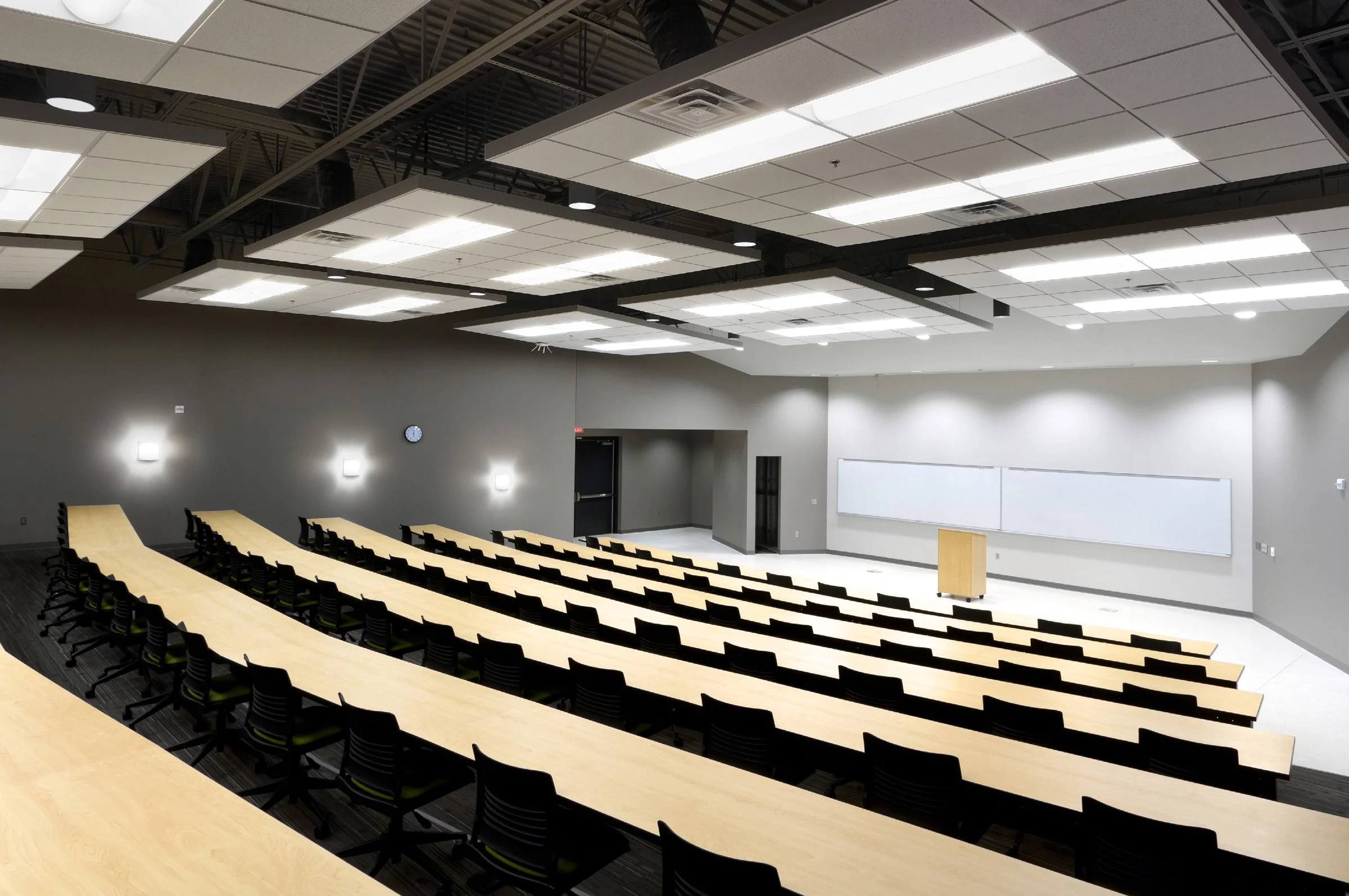 7-arch-inc-MTI-tradescenter-interior.jpg