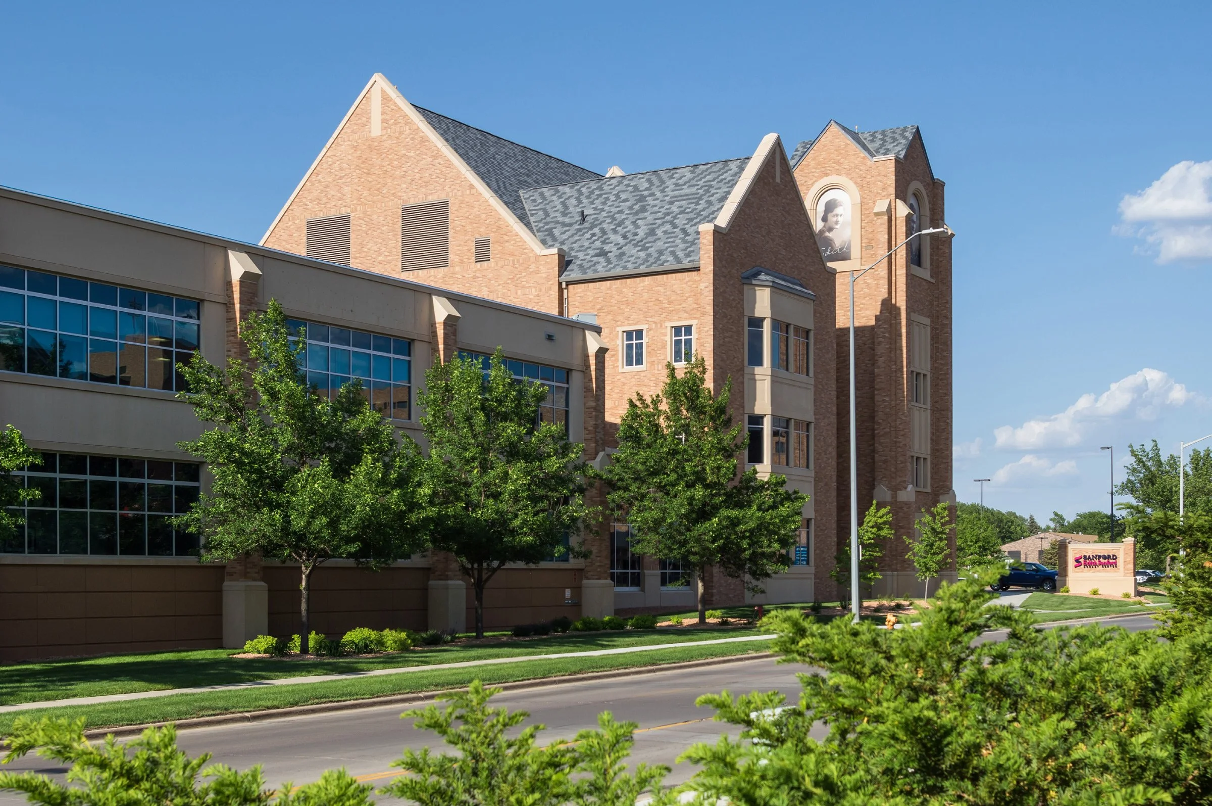 7-arch-inc-edith-sanford-exterior.jpg