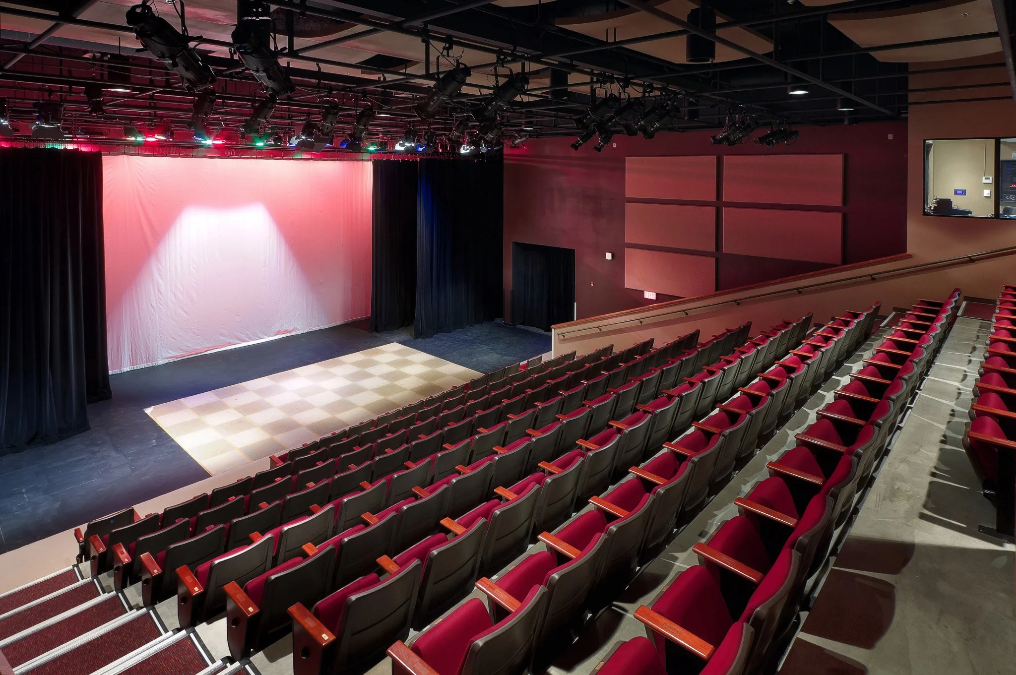 6-arch-inc-rapidcity-alternative-highschool-interior.jpg