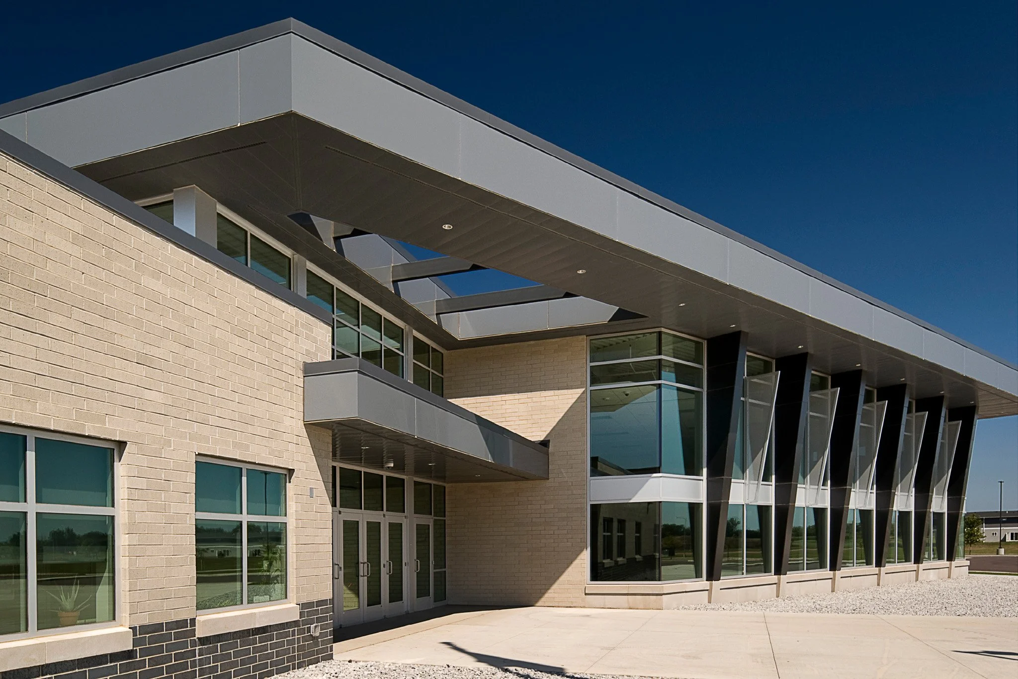 3-arch-inc-harrisburg-east-middleschool-exterior.jpg