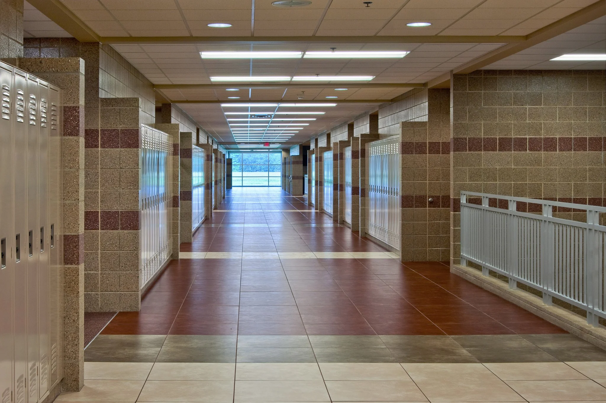 6-arch-inc-harrisburg-highschool-interior.jpg