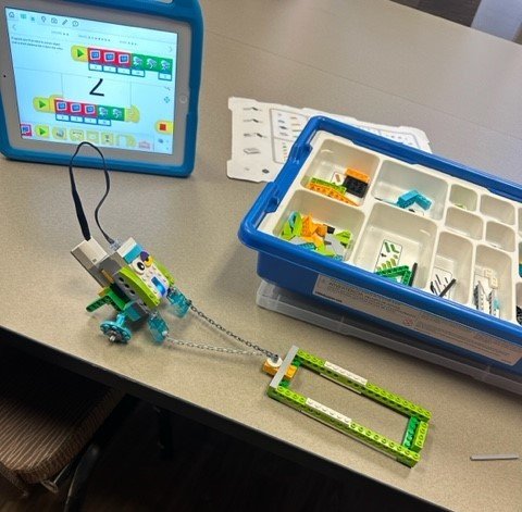 LEGO Education's WeDo 2.0 Pulley Build