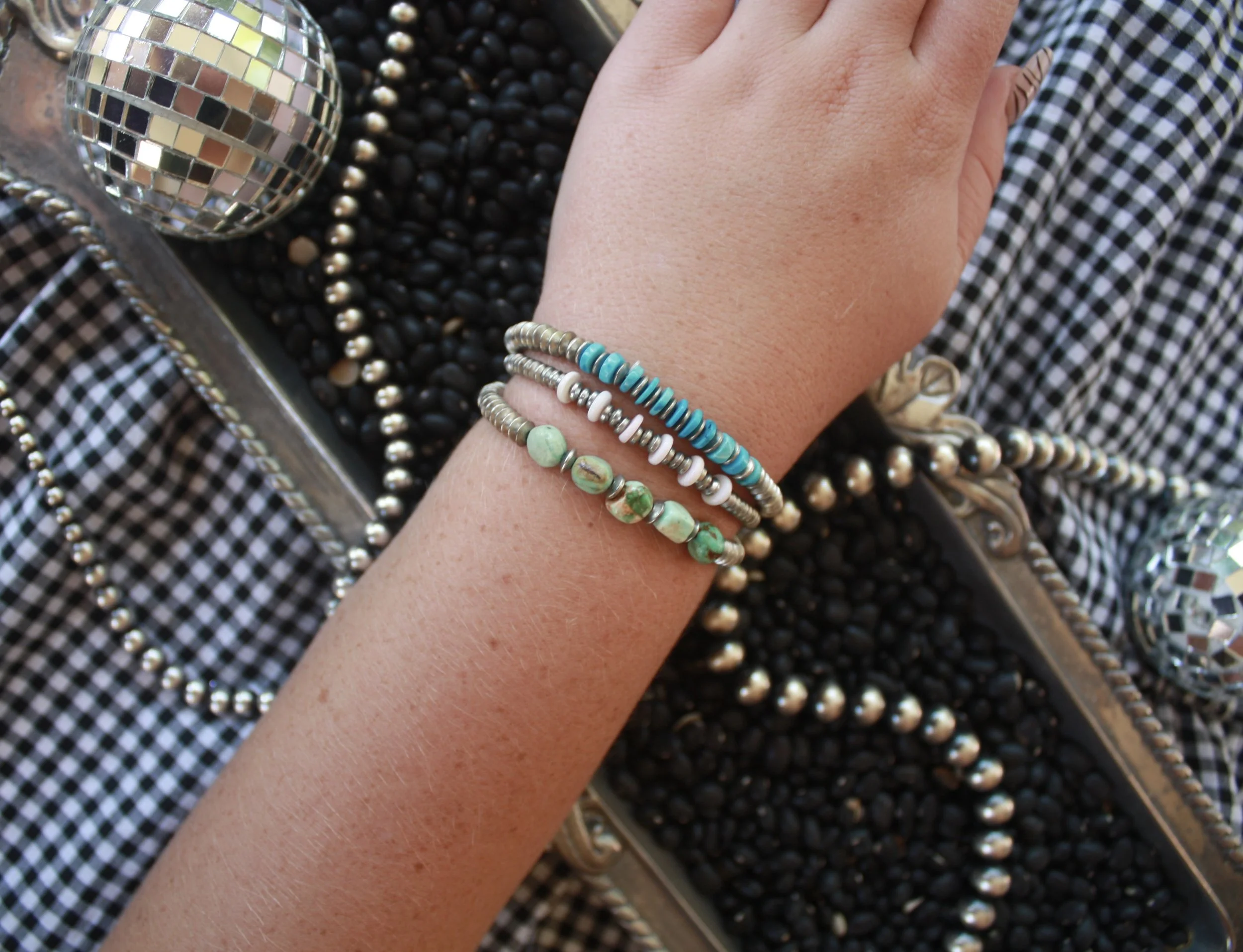 Pink conch stretch bracelet