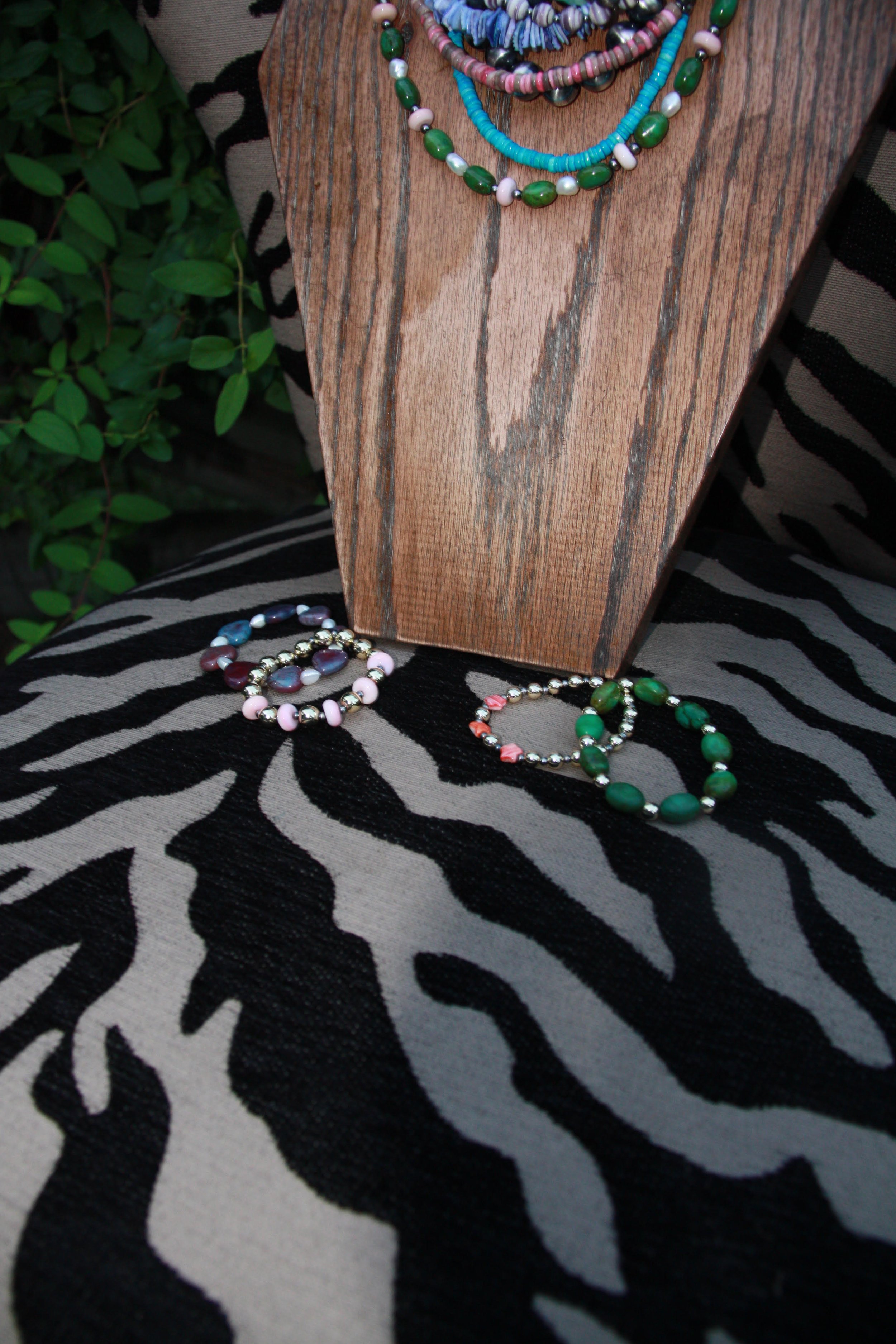 Purple heart and freshwater pearl bracelet