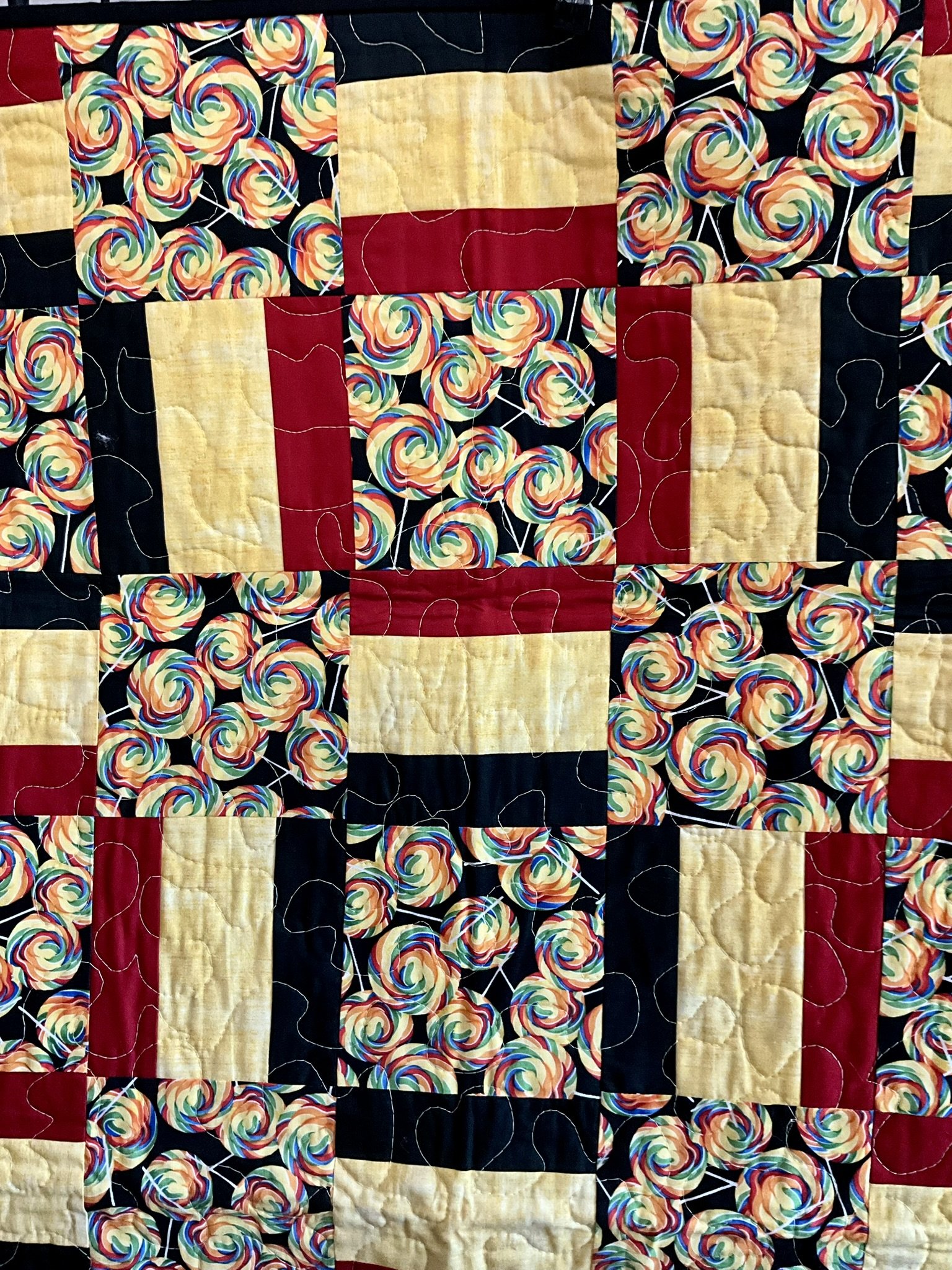 Lollipop Tummy Time Quilt - close up.JPEG