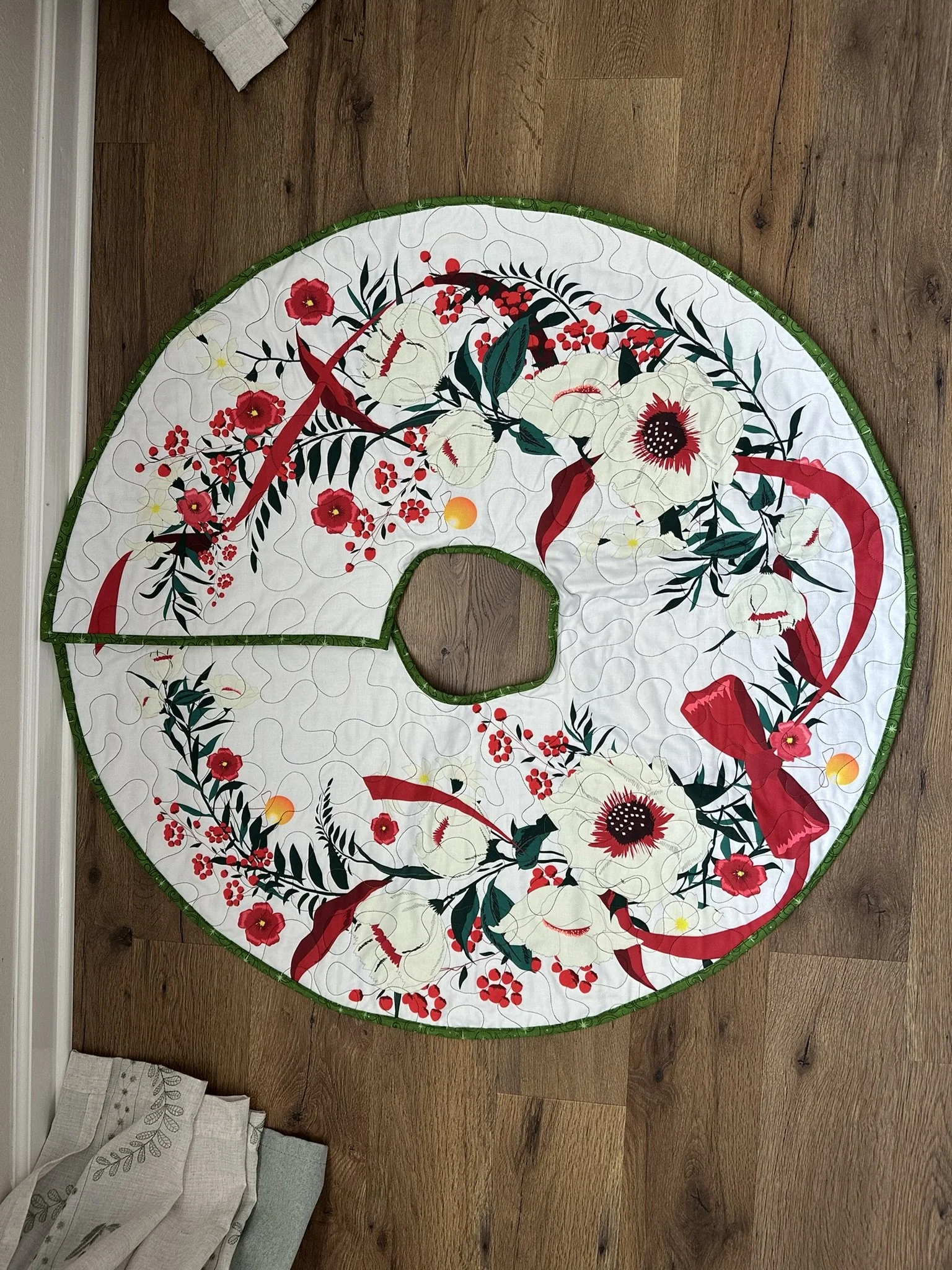 Quilted Floral Christmas Tree Skirt