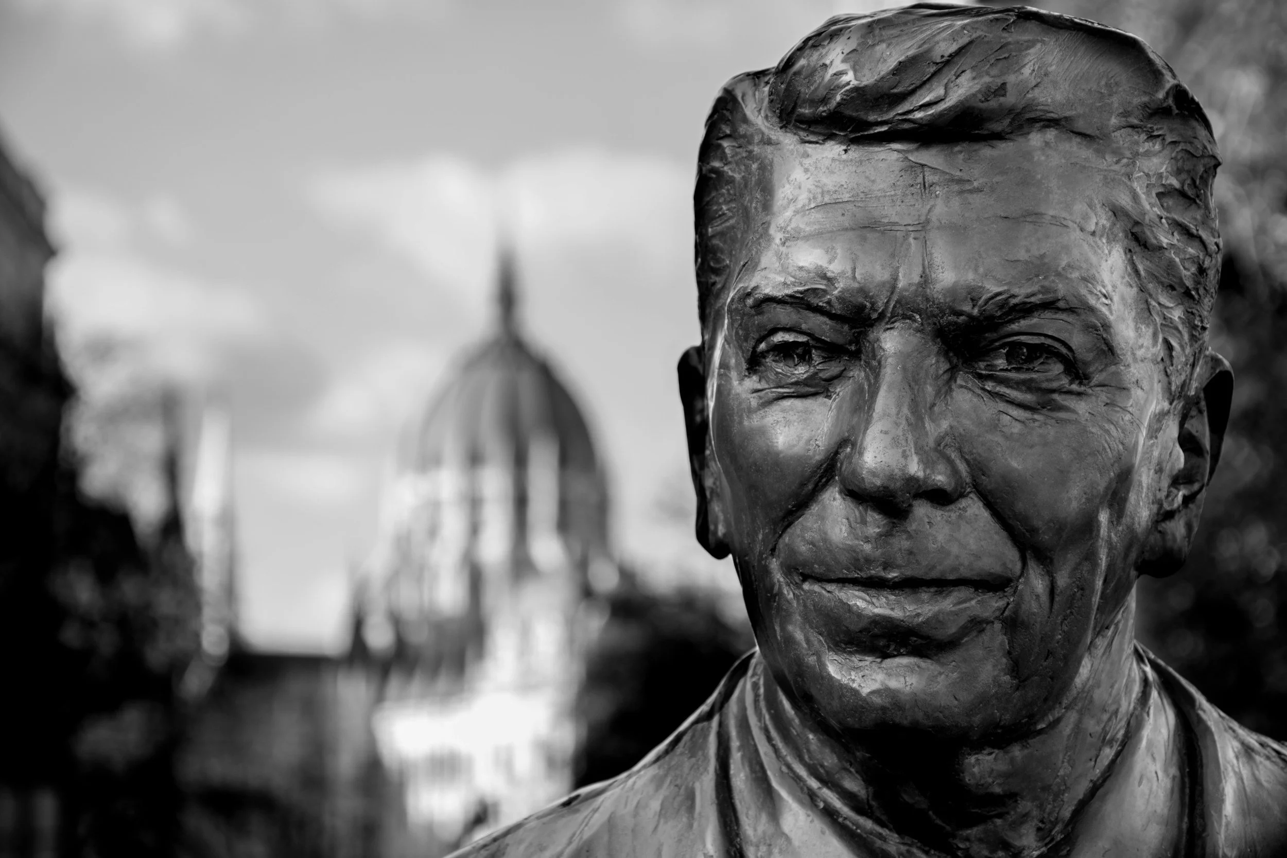 ronald reagan statue black and white