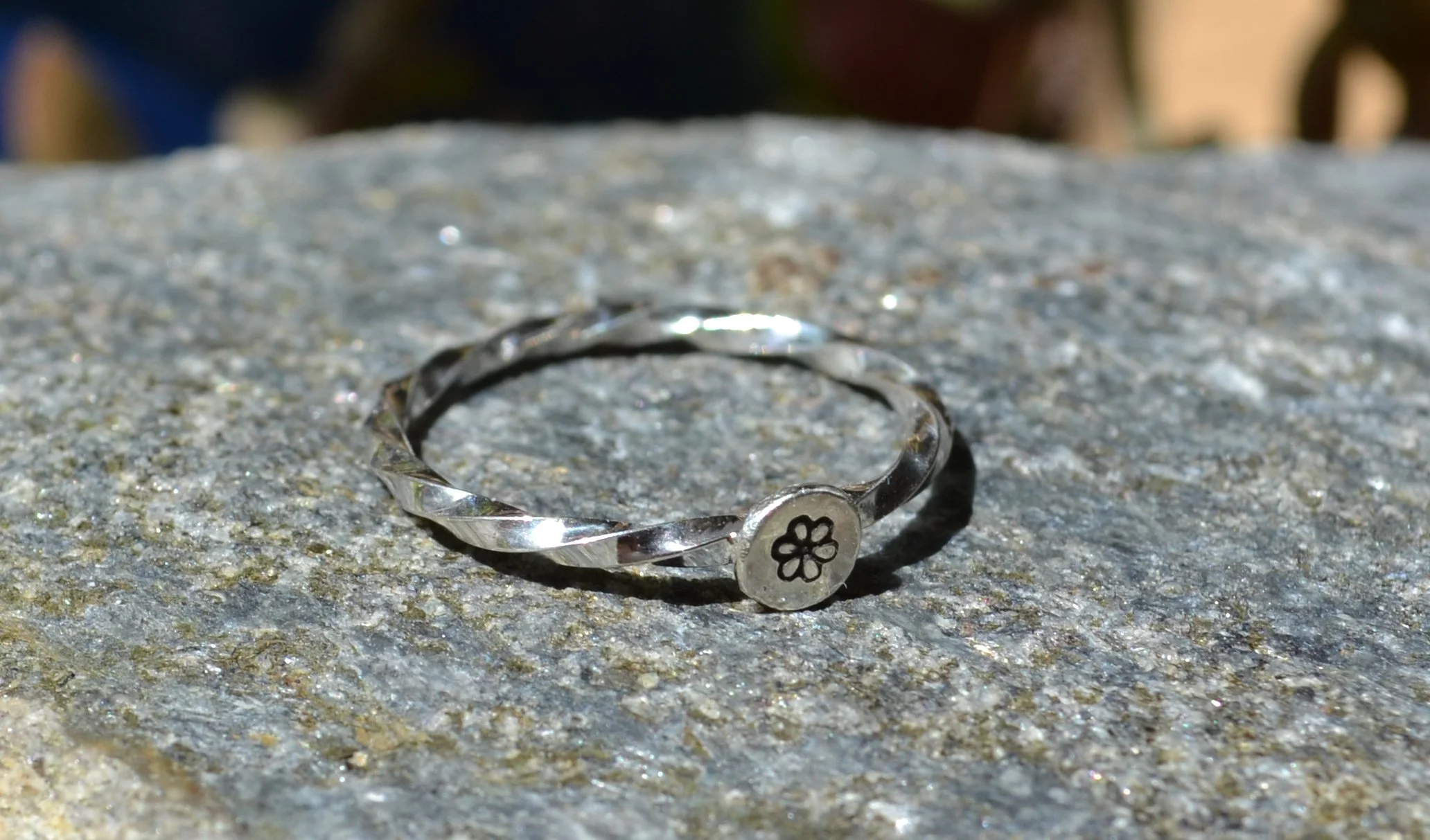tinyflowerring1.jpg