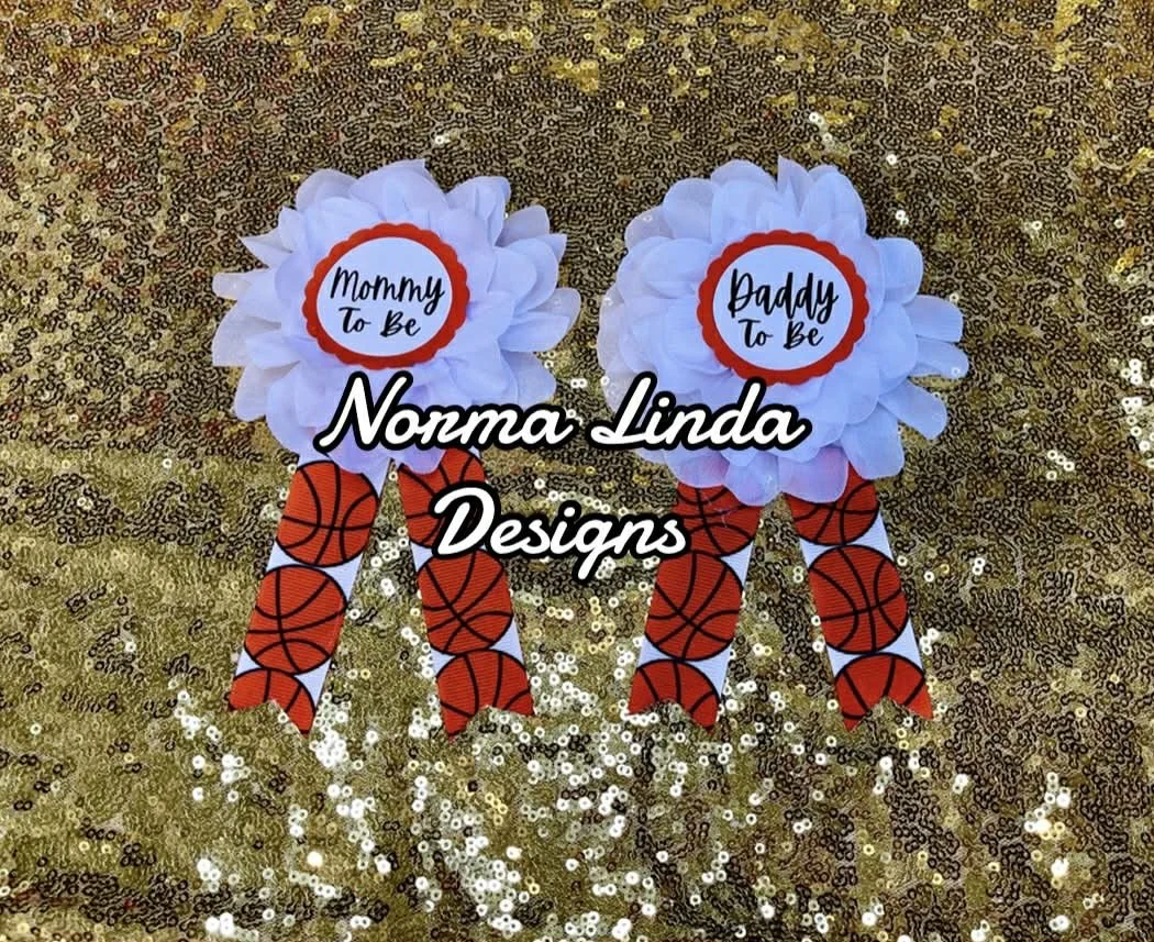Mommy to be and Daddy to be pins for the shirt with basektball ribbon