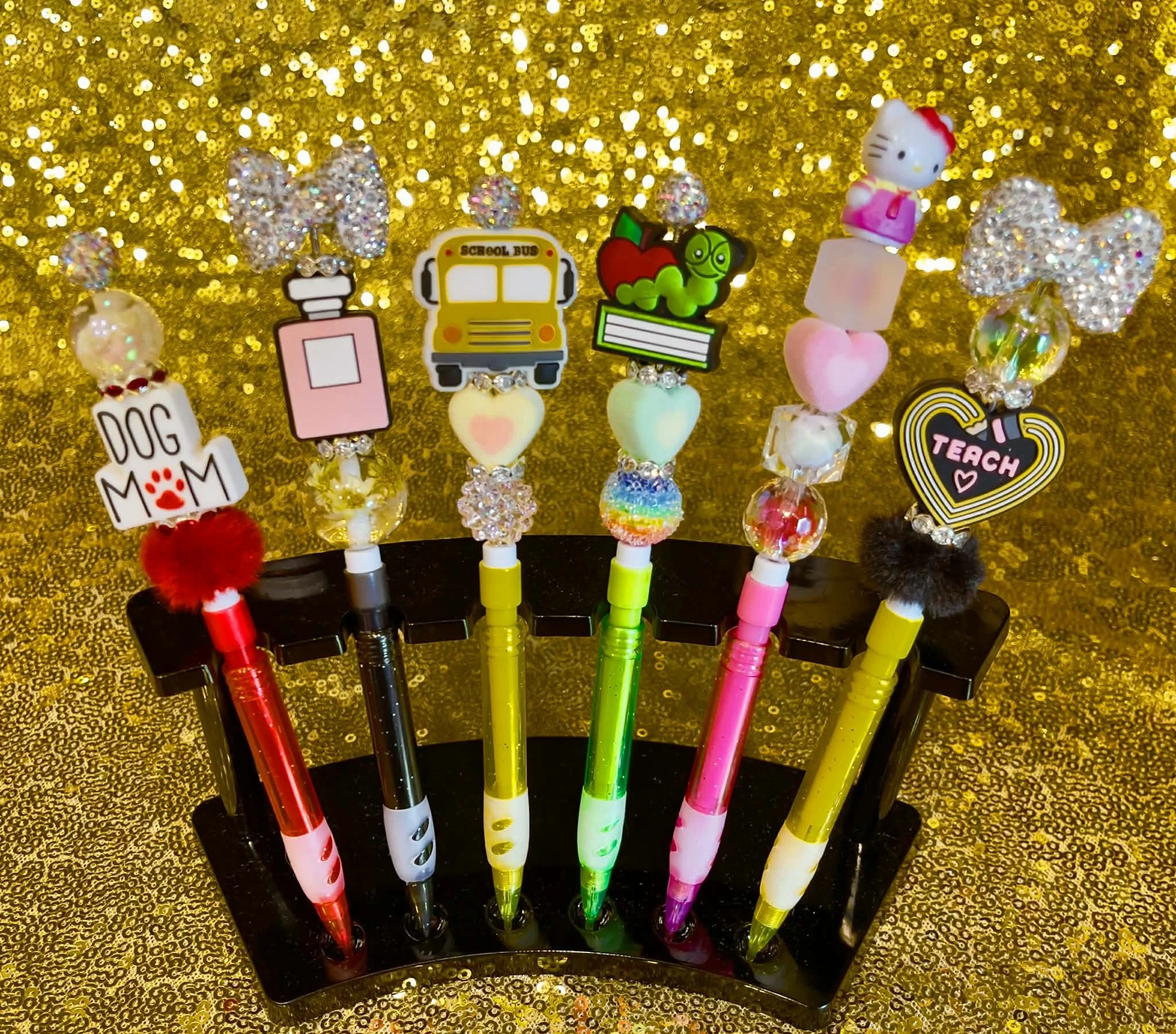 Front facing image collection of customized pens