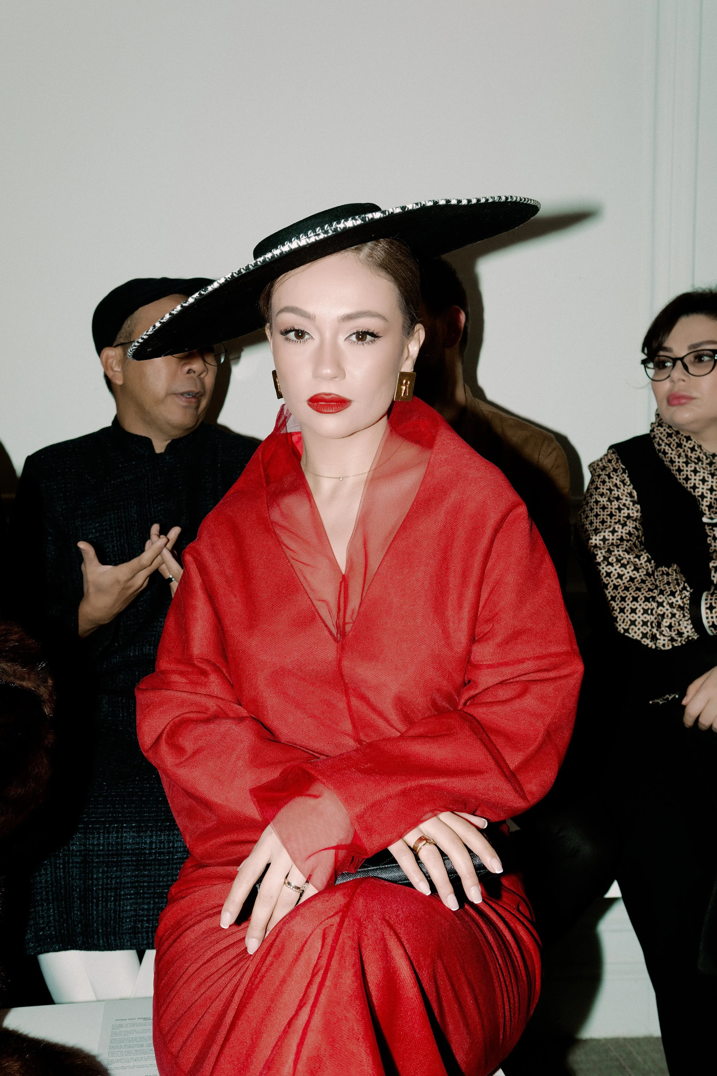 Merve Görgöz front row at Phan Huy SS26, Photographed by Ussi'n Yala