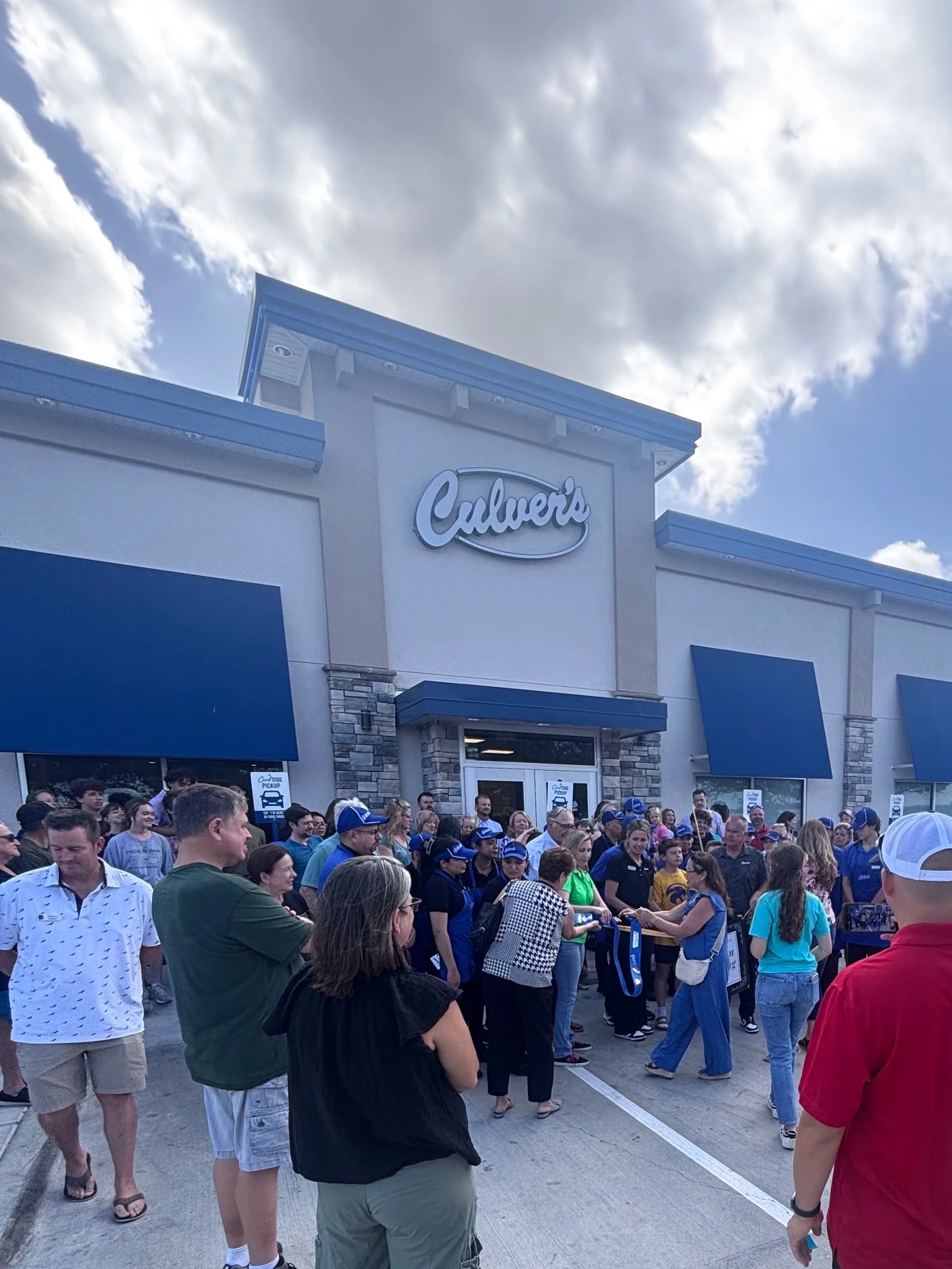local roofer joins Culvers Leander in ribbon cutting ceremony