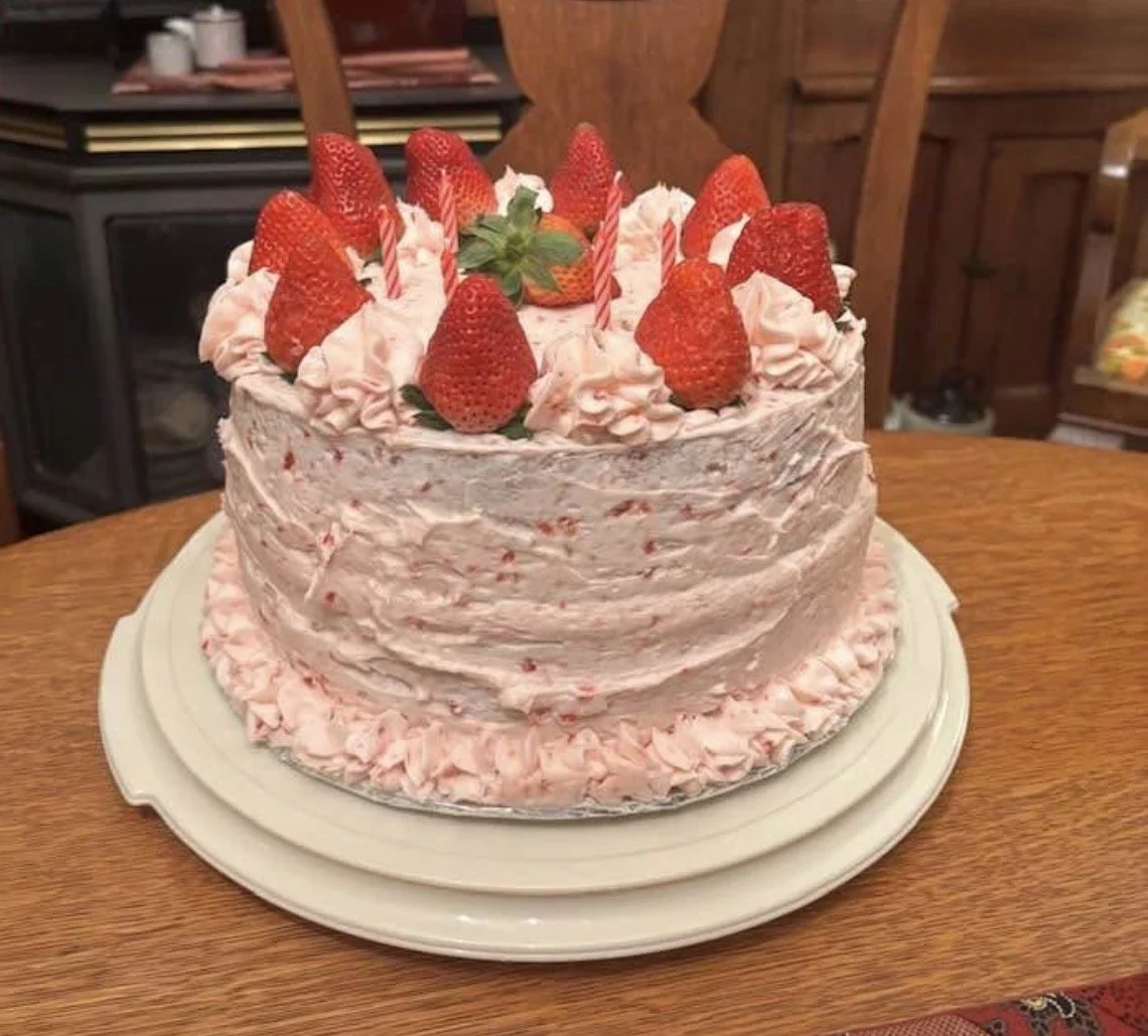 Strawberry Round Cake