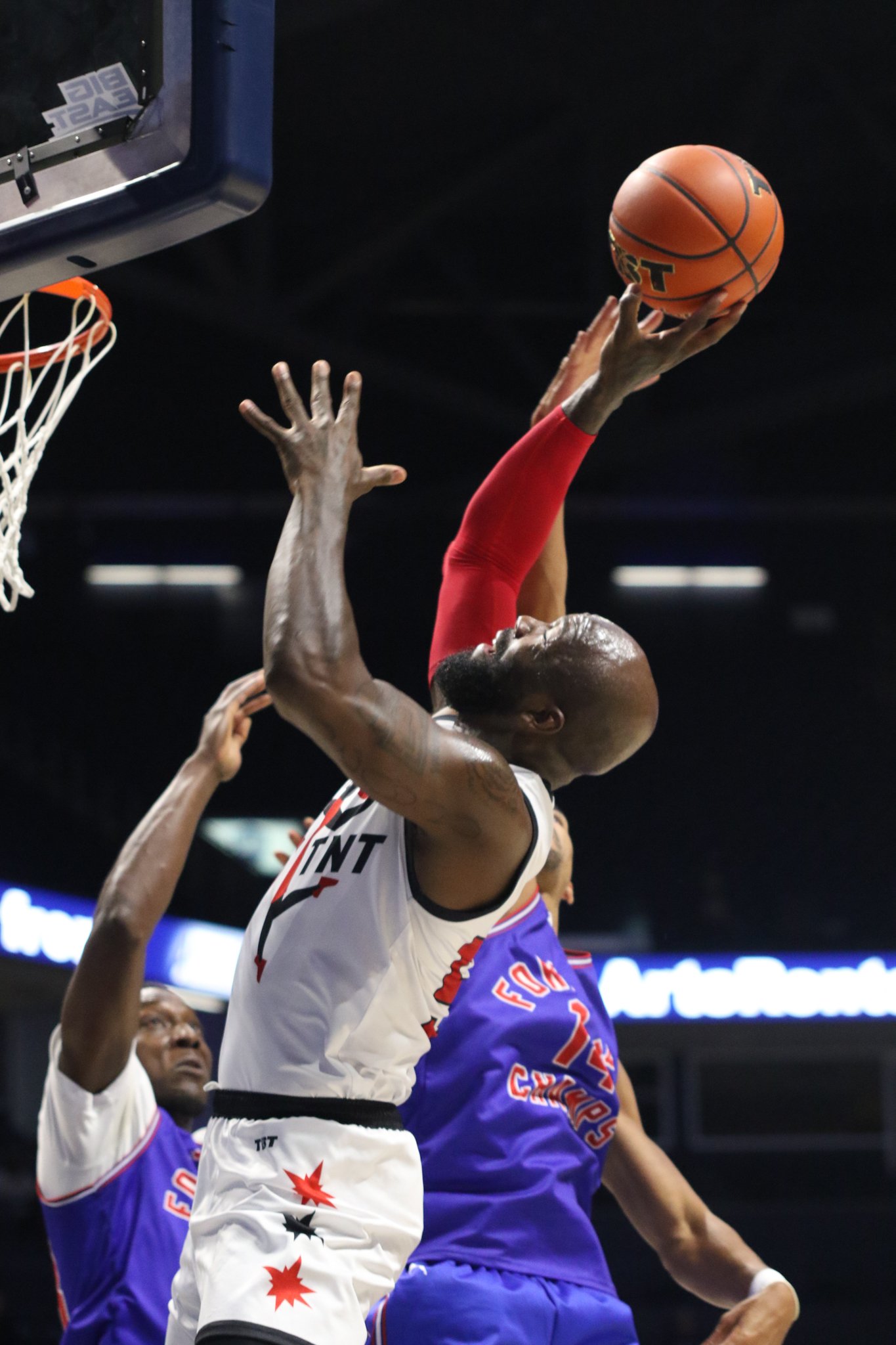 Florida TNT vs. Fort Wayne Champs: Florida TNT Survives Physical Battle in 2022 TBT Round of 64