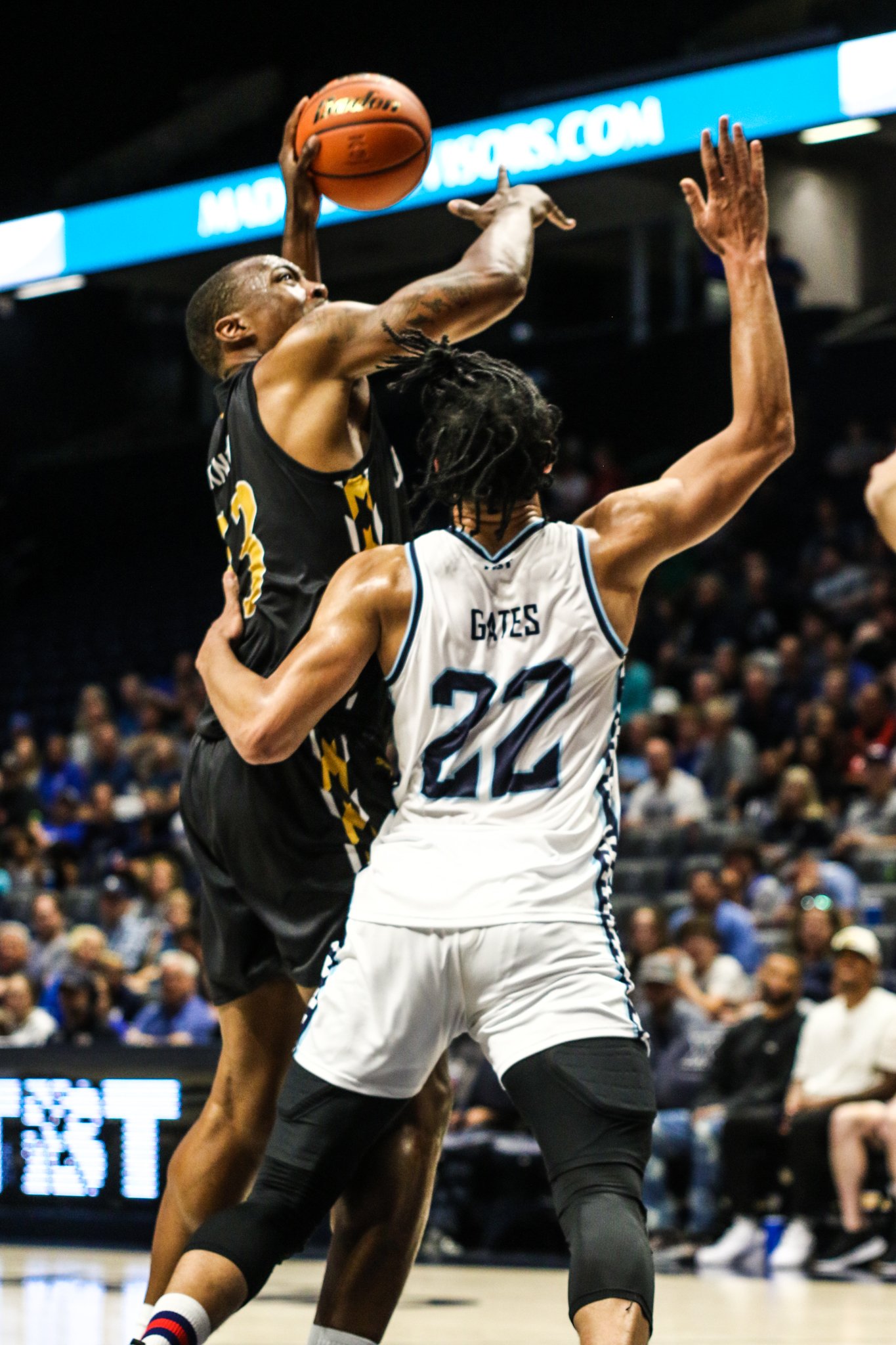 Zip Em Up vs. Sweet Home Alabama: Veteran Composure Secures Round of 64 Victory