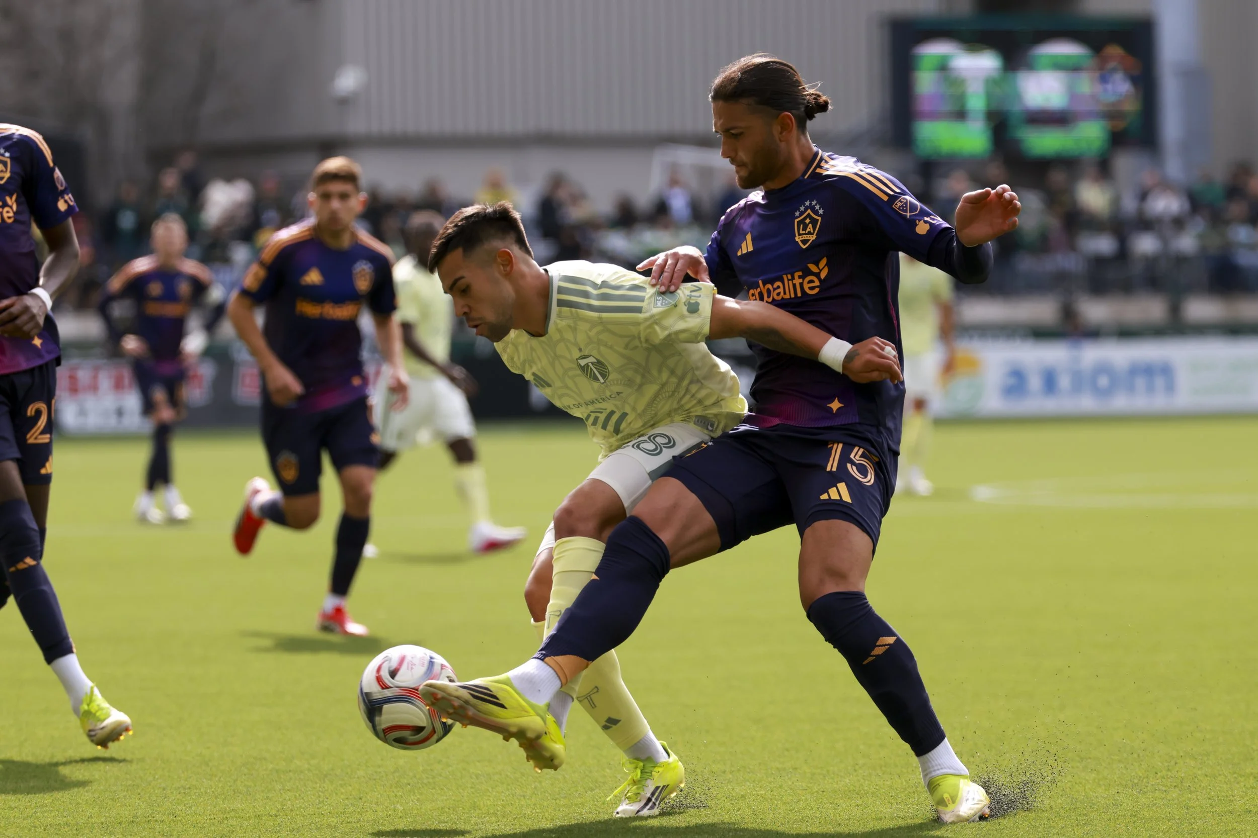 Portland Timbers Edge LA Galaxy in 2–1 Battle at Providence Park