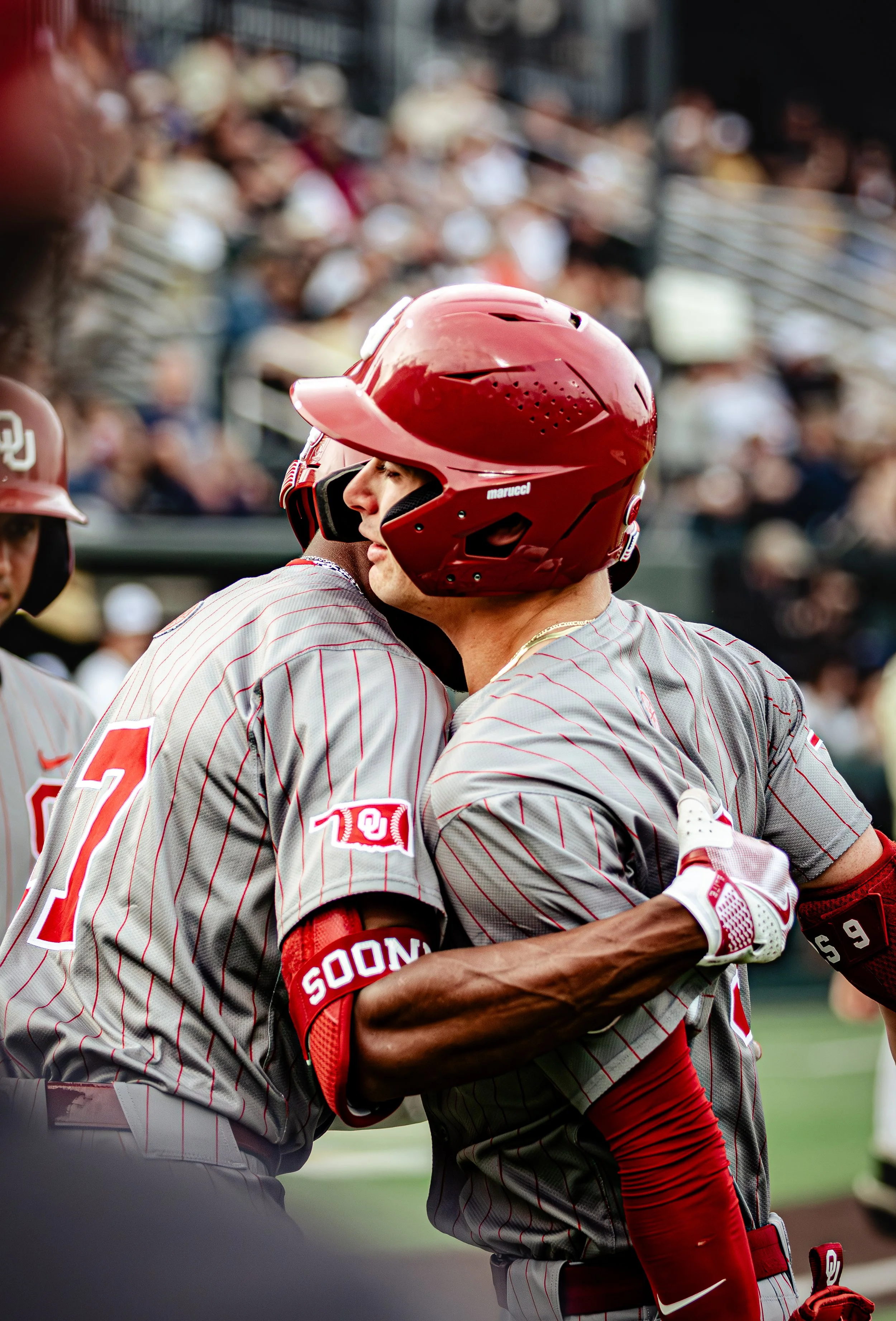 Oklahoma Holds Off Vanderbilt 8-6 to Even Series in Back-and-Forth Battle