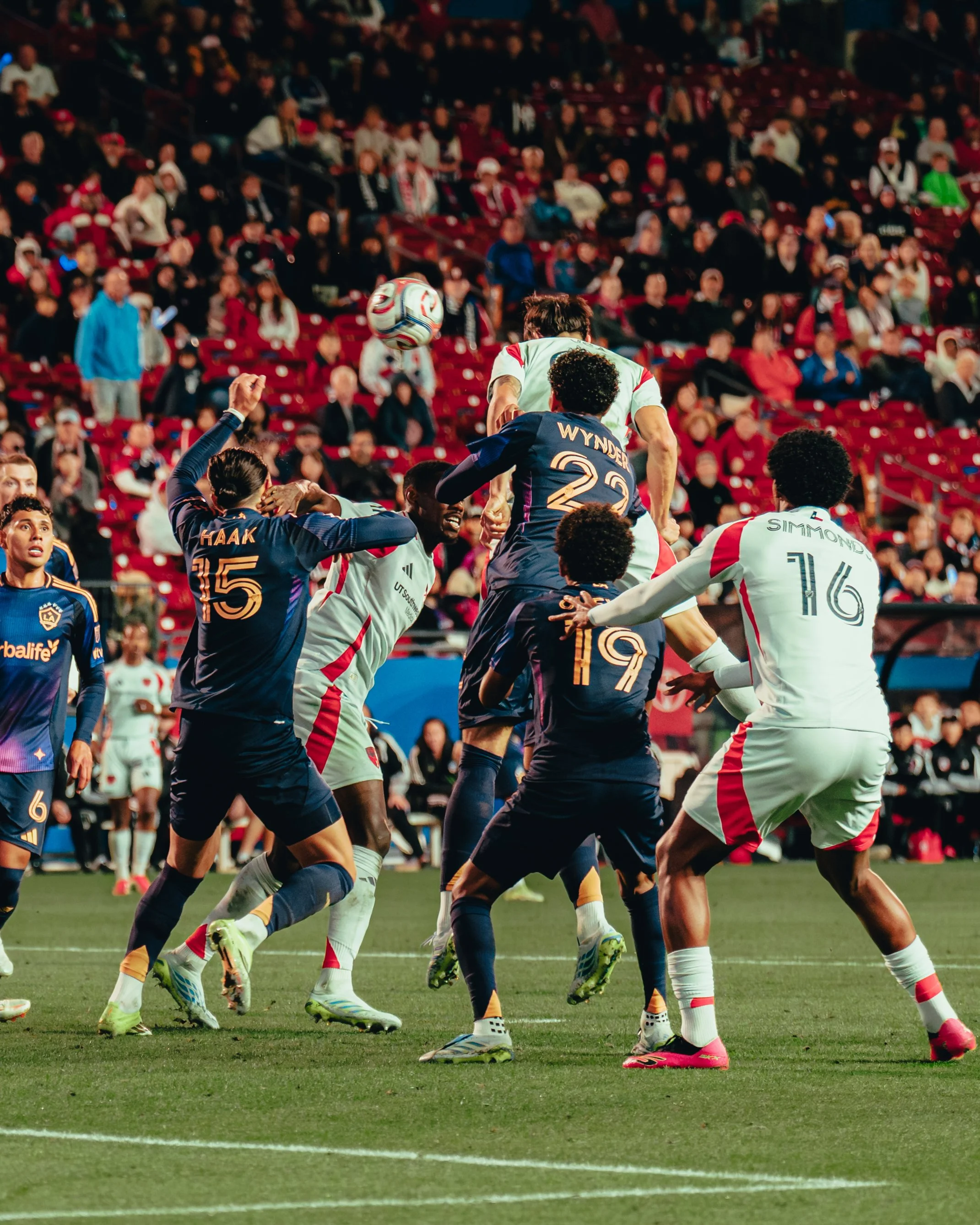 LA Galaxy Rally from Two Goals Down to Draw FC Dallas 2-2 in Road Battle