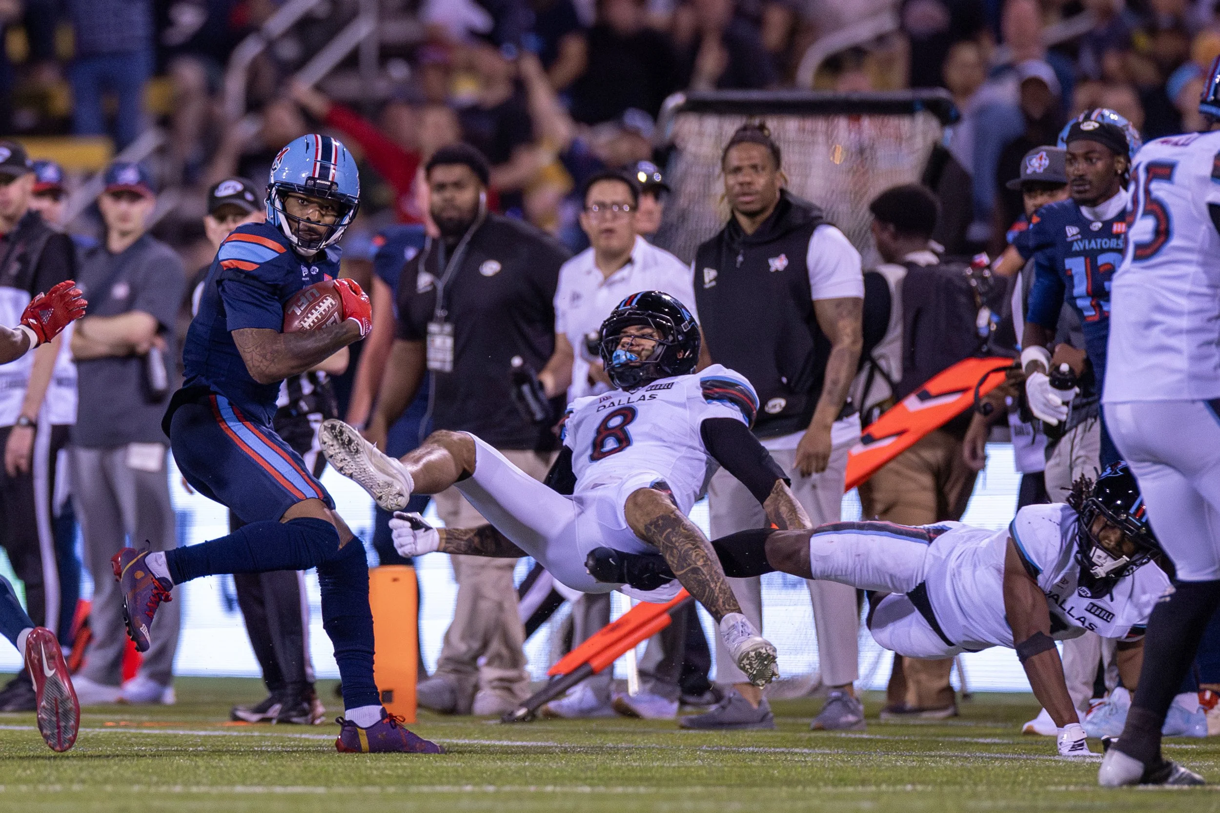 Columbus Aviators Ride Dominant Rushing Attack to 28-14 Win Over Dallas Renegades