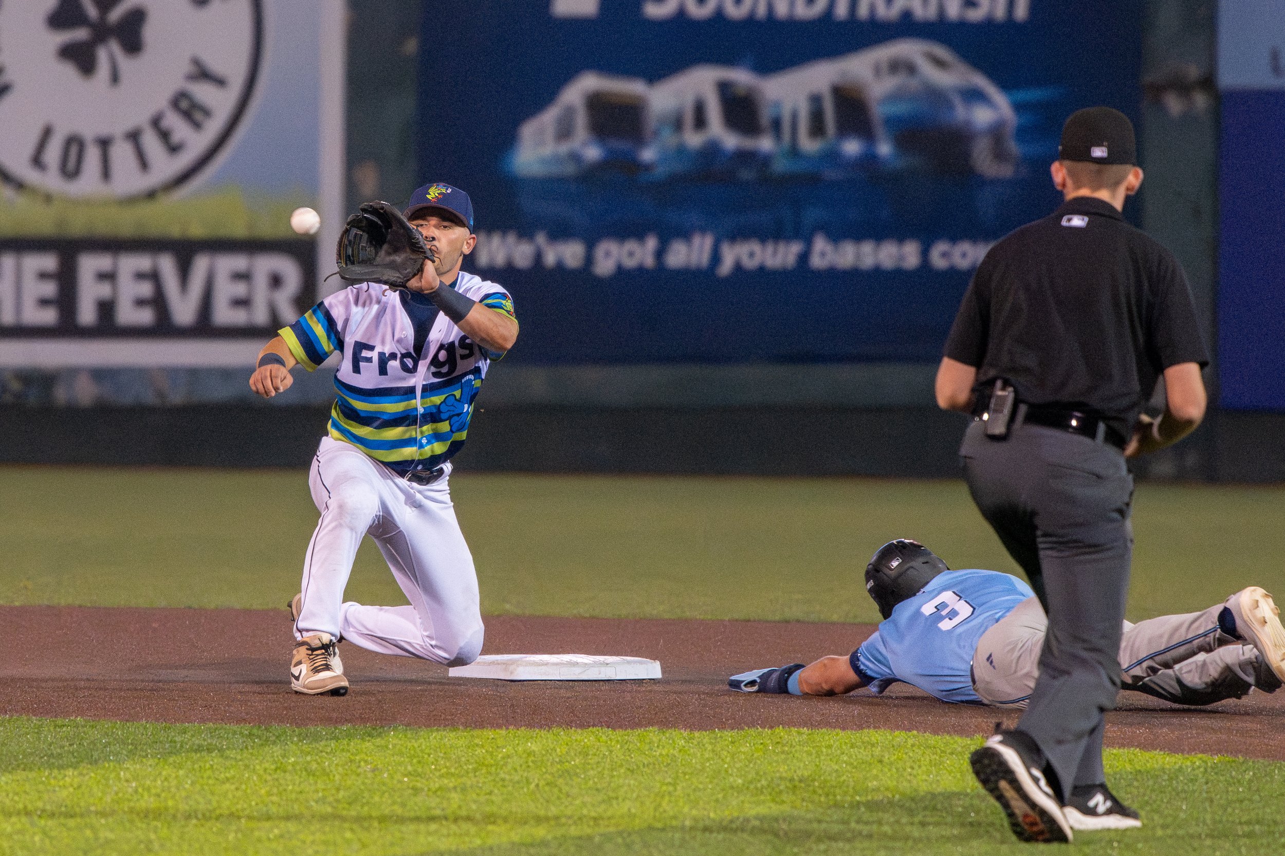 Curtis Washington Jr. Powers Everett AquaSox Past Hillsboro Hops in 8–6 Shootout